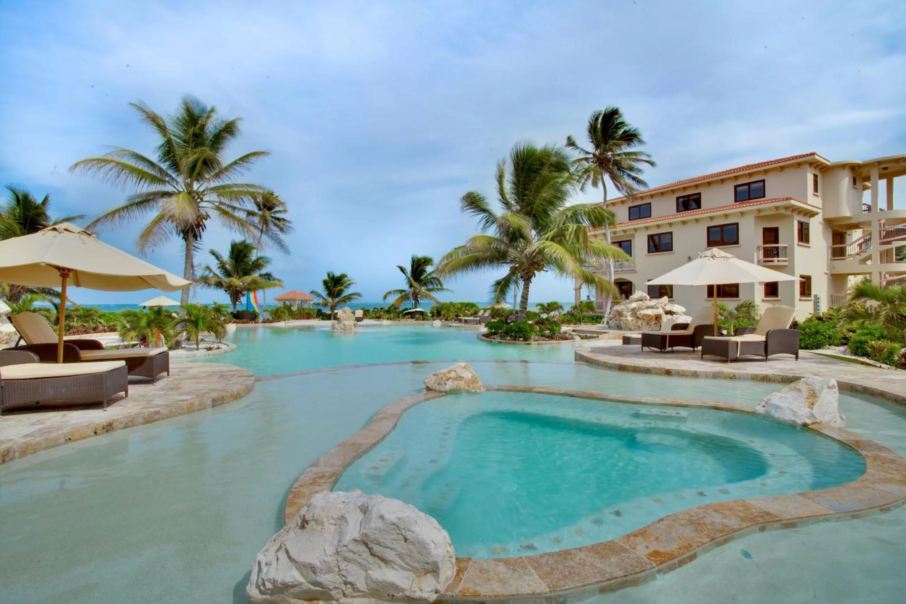 Pool view in Coco Beach Resort