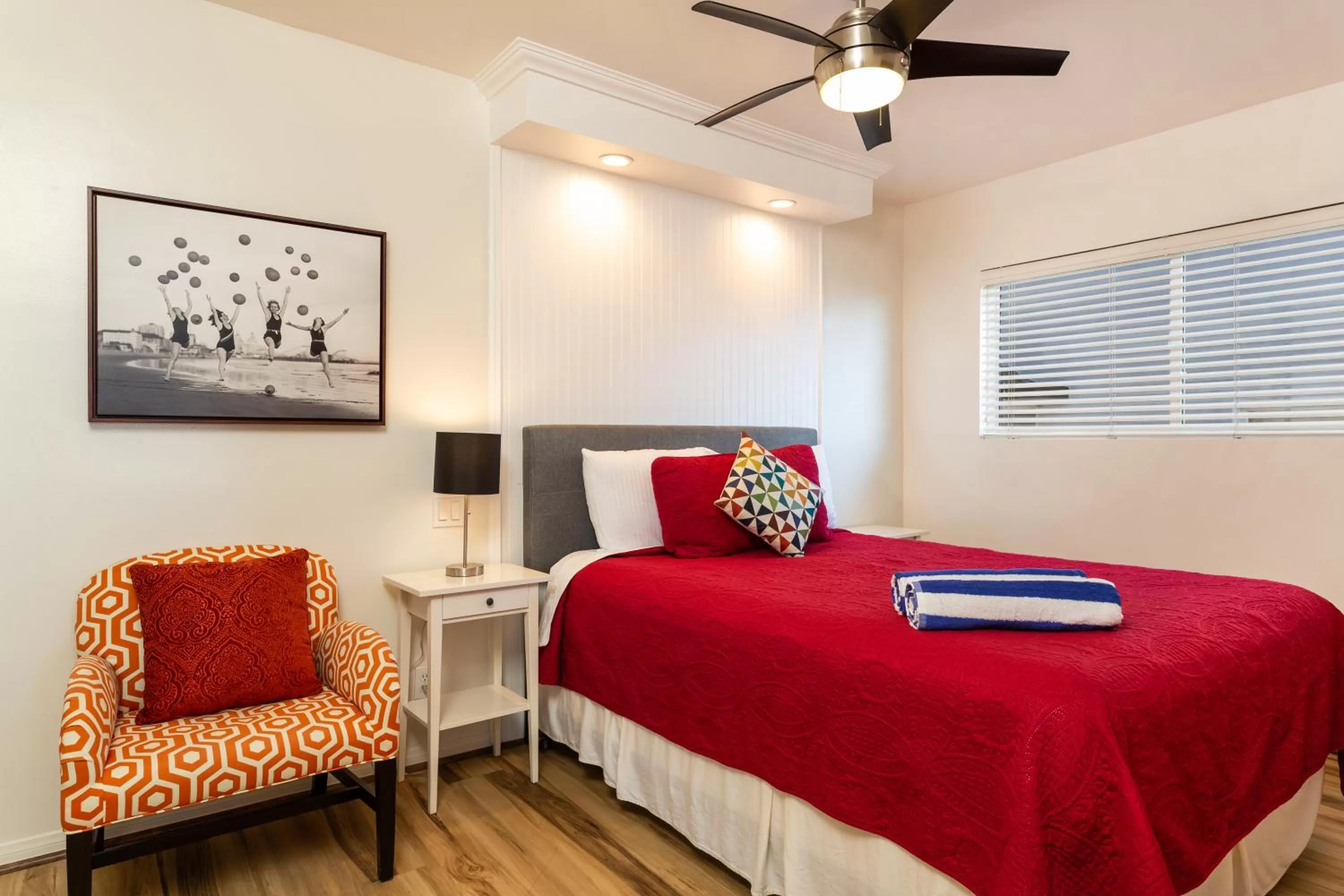 Bed in The Sea View Inn At The Beach