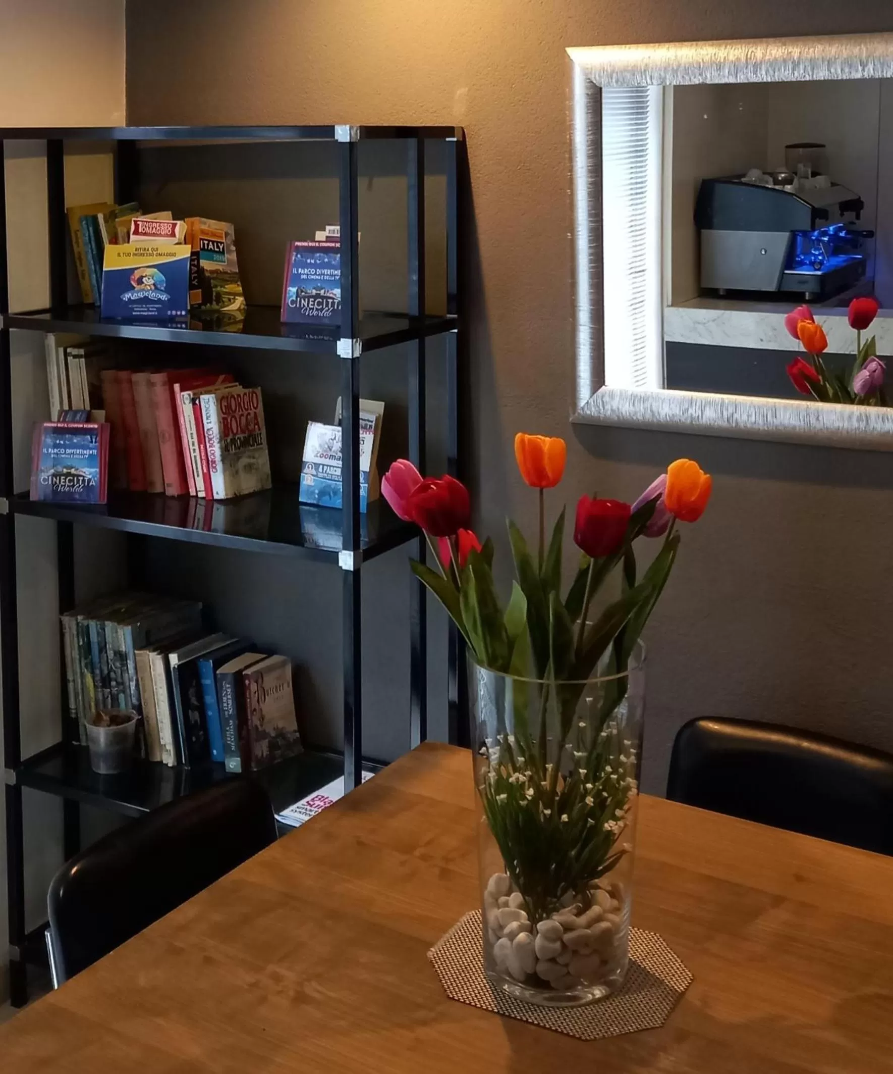 Lounge or bar in Hotel Aniene