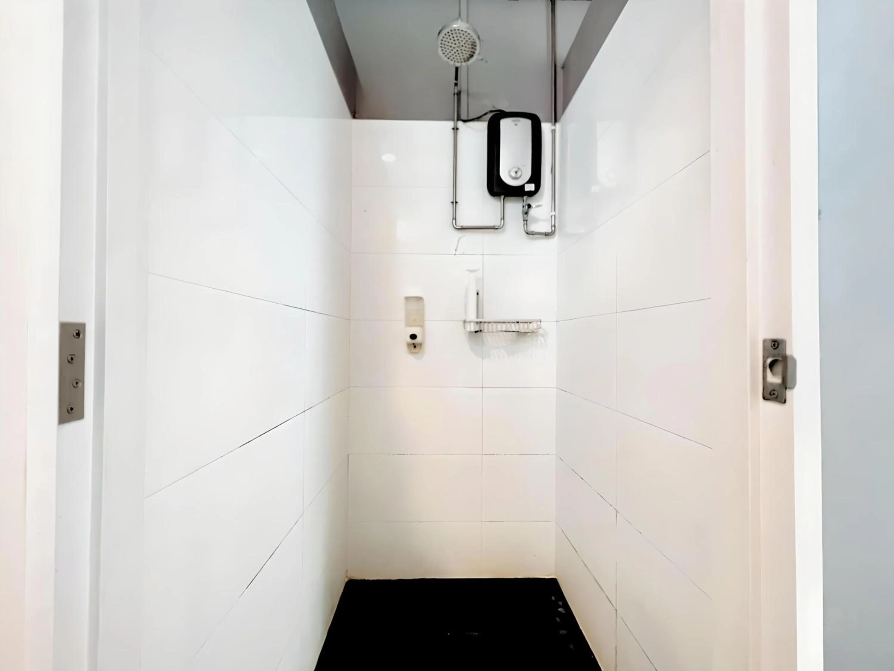 Shower in Beary Best! Hostel Chinatown