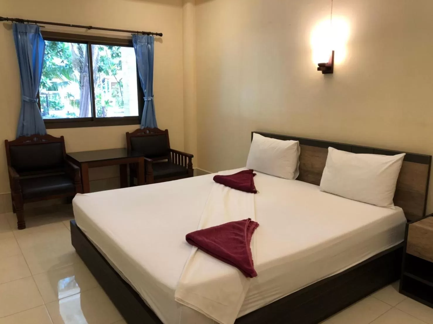 Bed in Ao Thong beach Bungalows