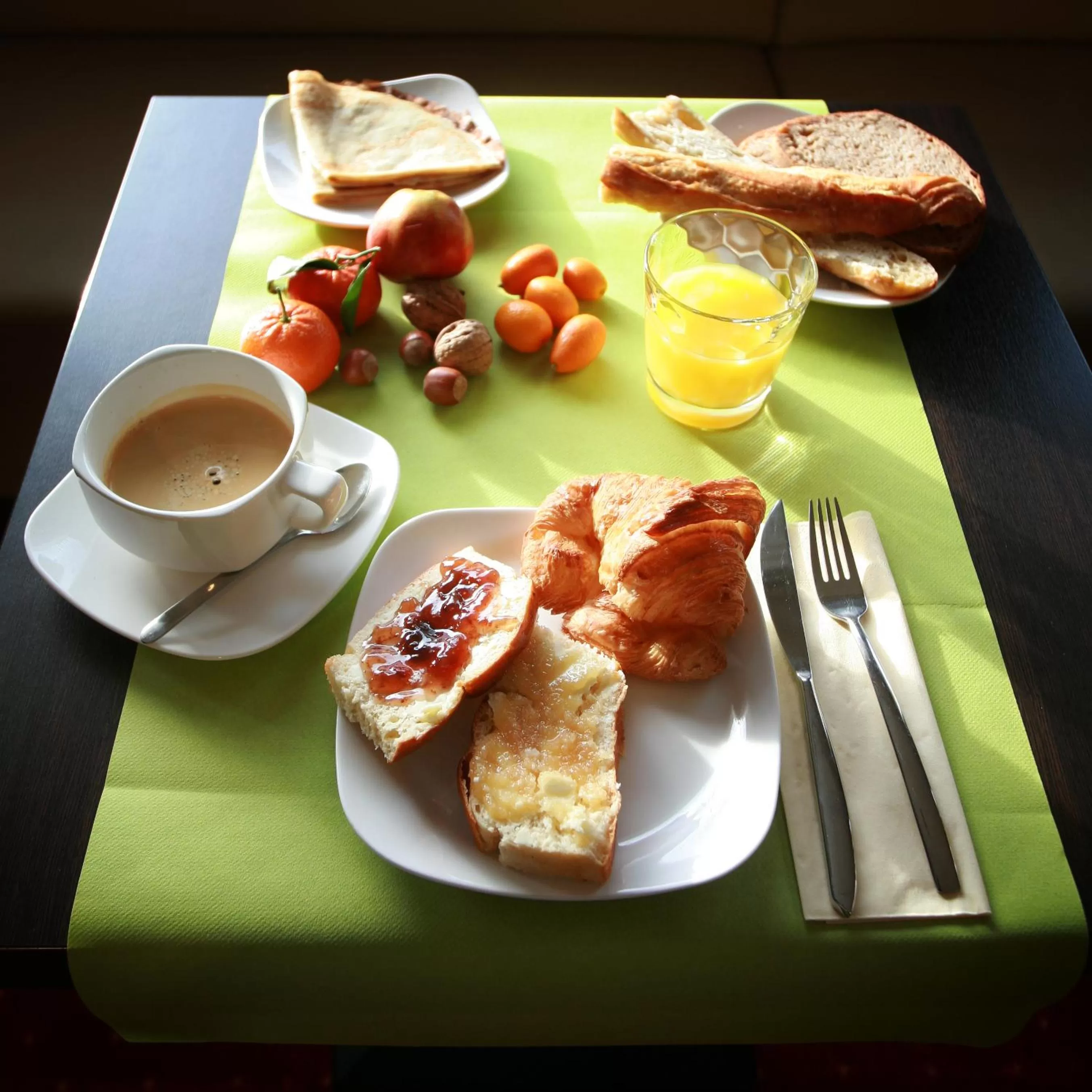 Lounge or bar in Hôtel La Résidence des Artistes