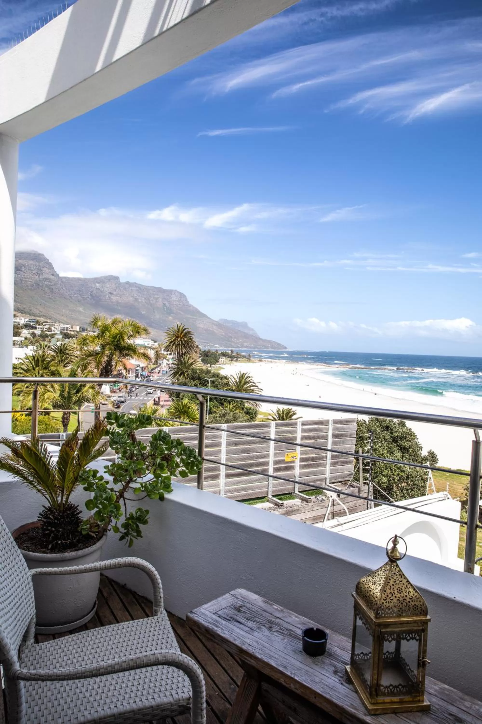 Day in Sea Castle Hotel Camps Bay