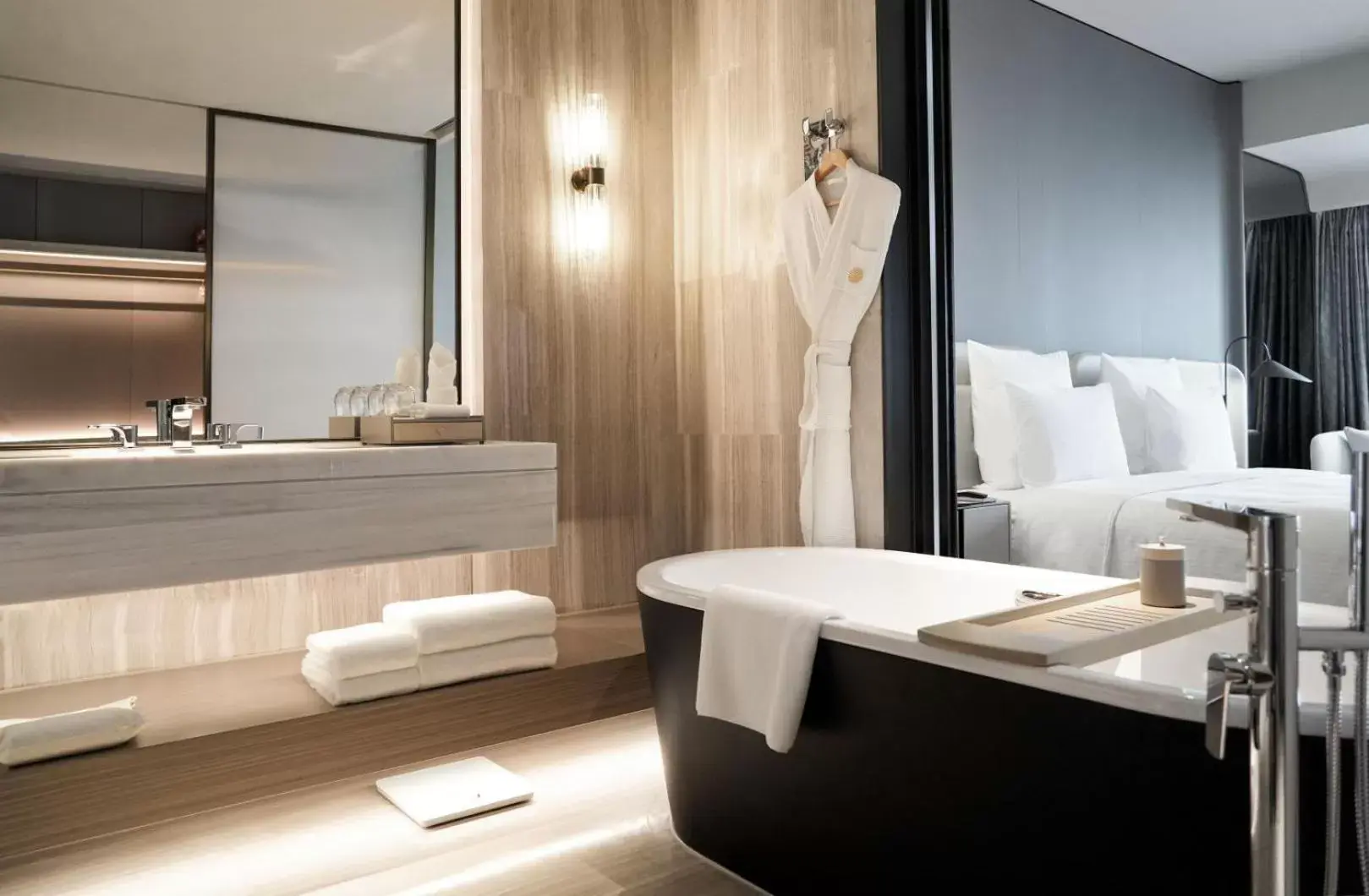 Premium Deluxe King Room with Skyline View in Pullman Shenzhen North Premium Deluxe King Room with Skyline View in Pullman Shenzhen North