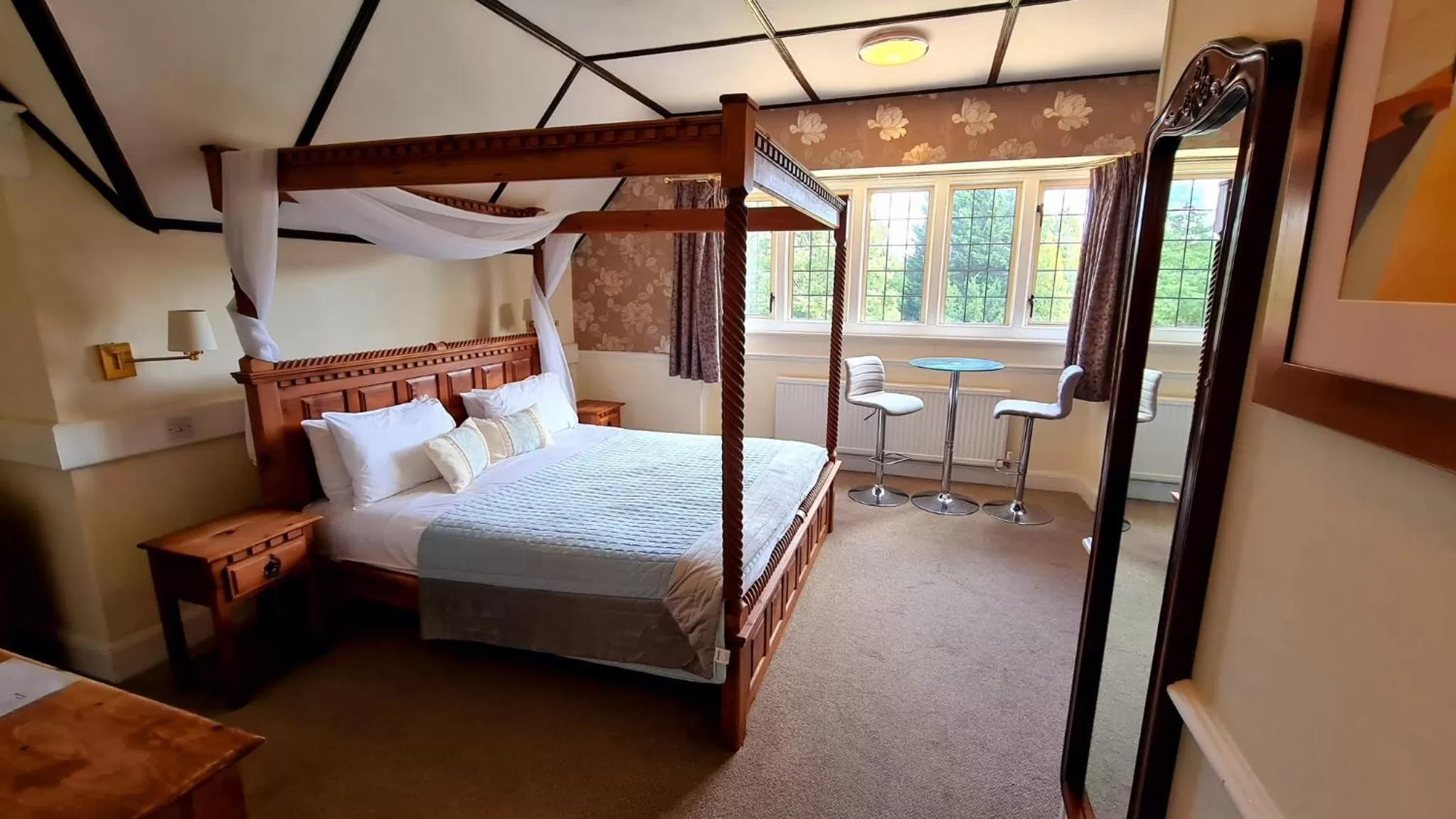 Bedroom in Farnham House Hotel