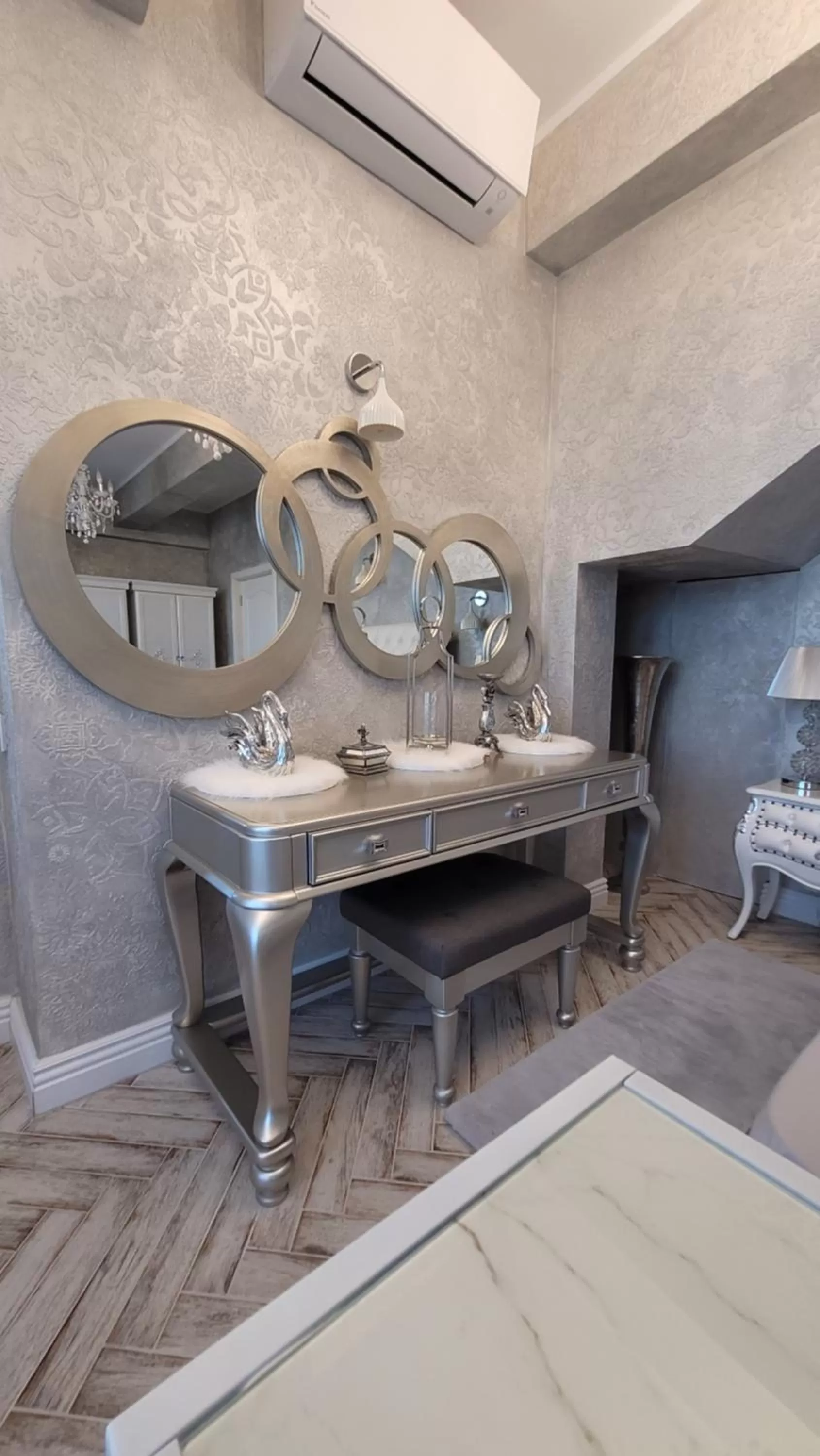 Decorative detail in Terrace Suites Iasi