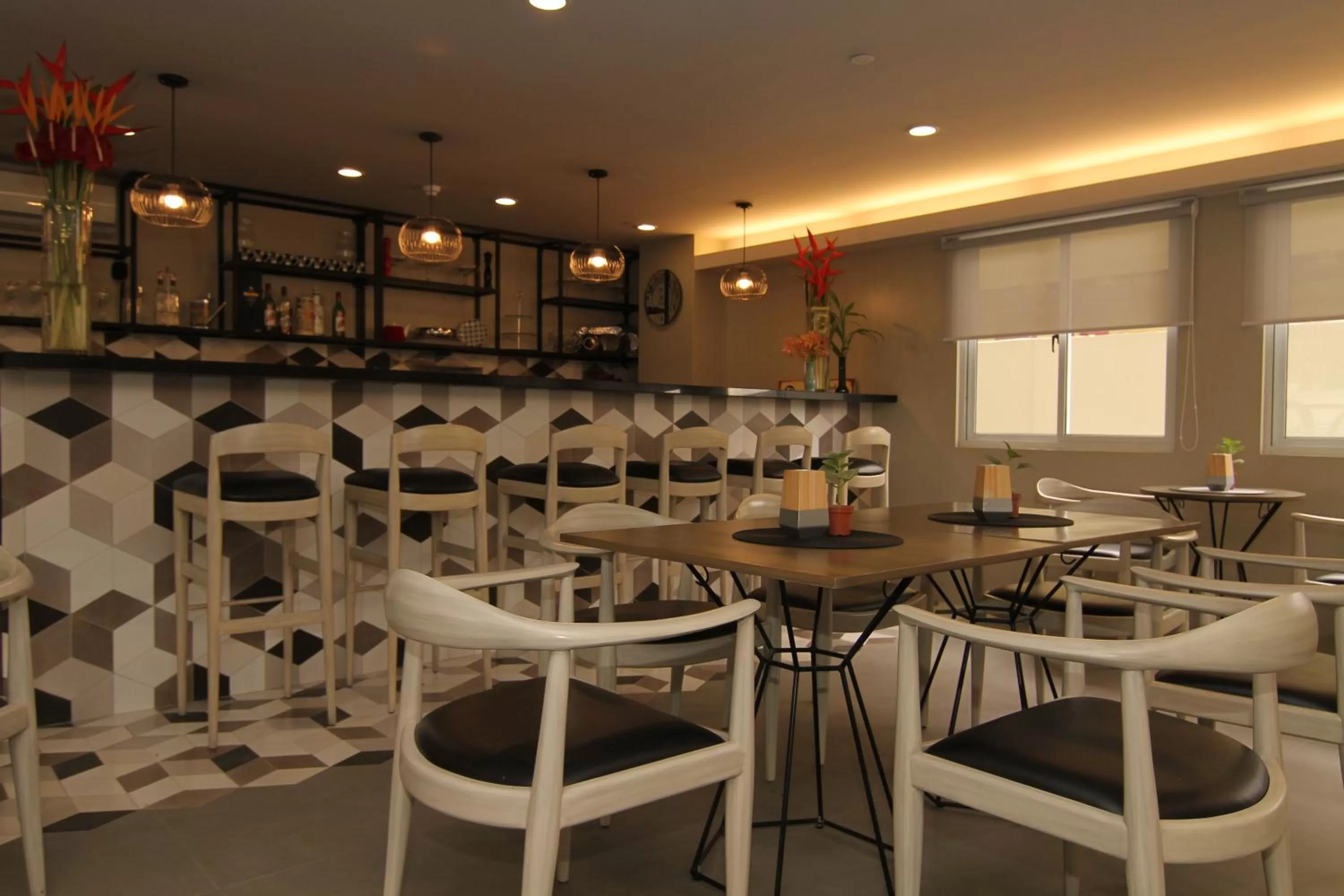 Restaurant/places to eat in Cebu Hotel Plus