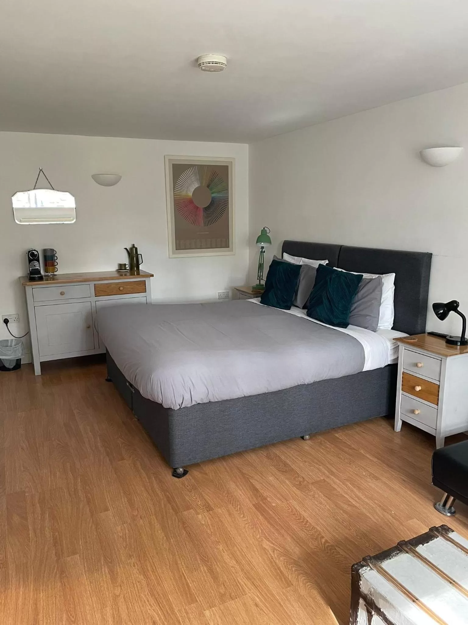 Bedroom, Bed in The Cherry Tree