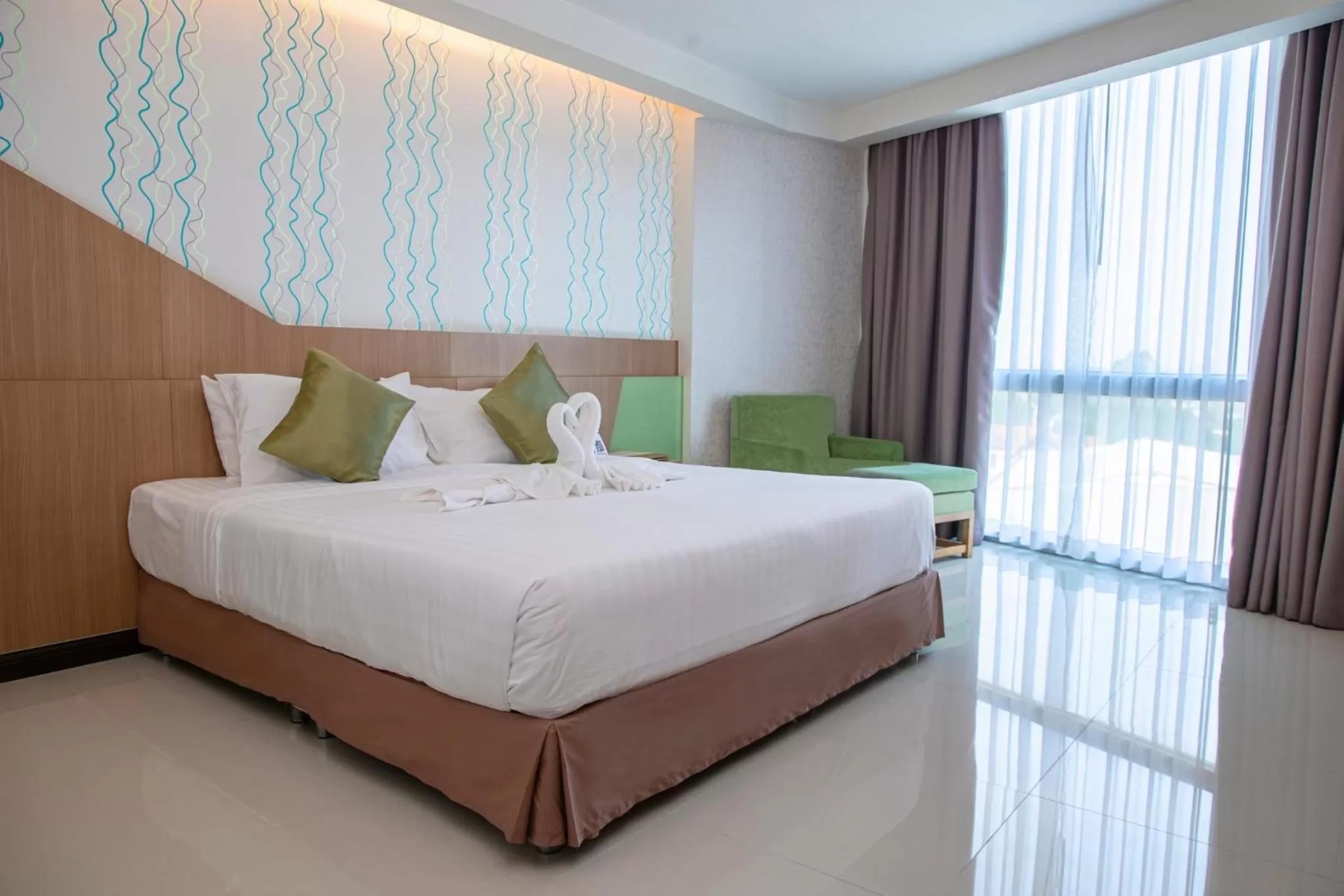 Bed in 42C The Chic Hotel