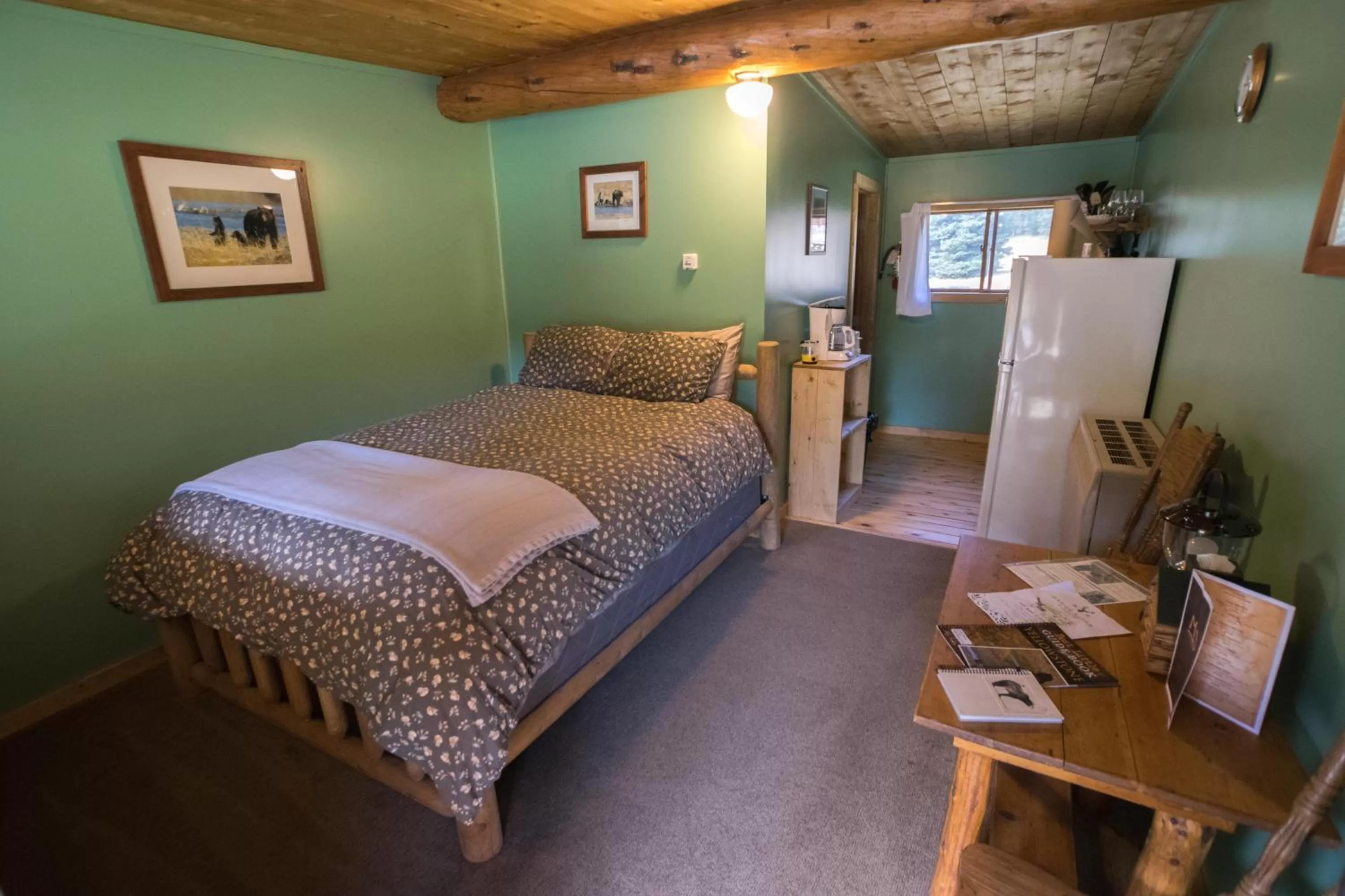 Bed in Silver Gate Lodging