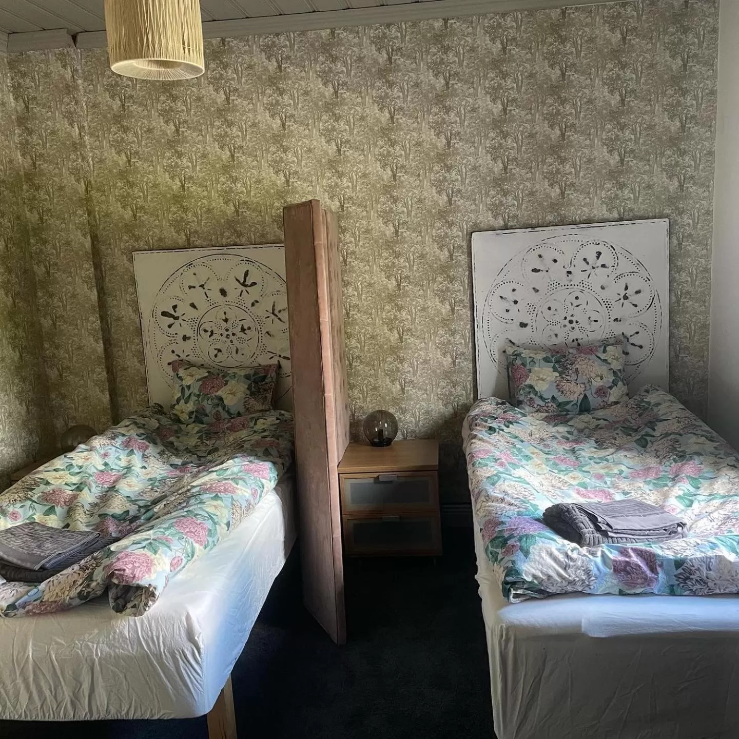 Dining area, Bed in Villa Lyckan