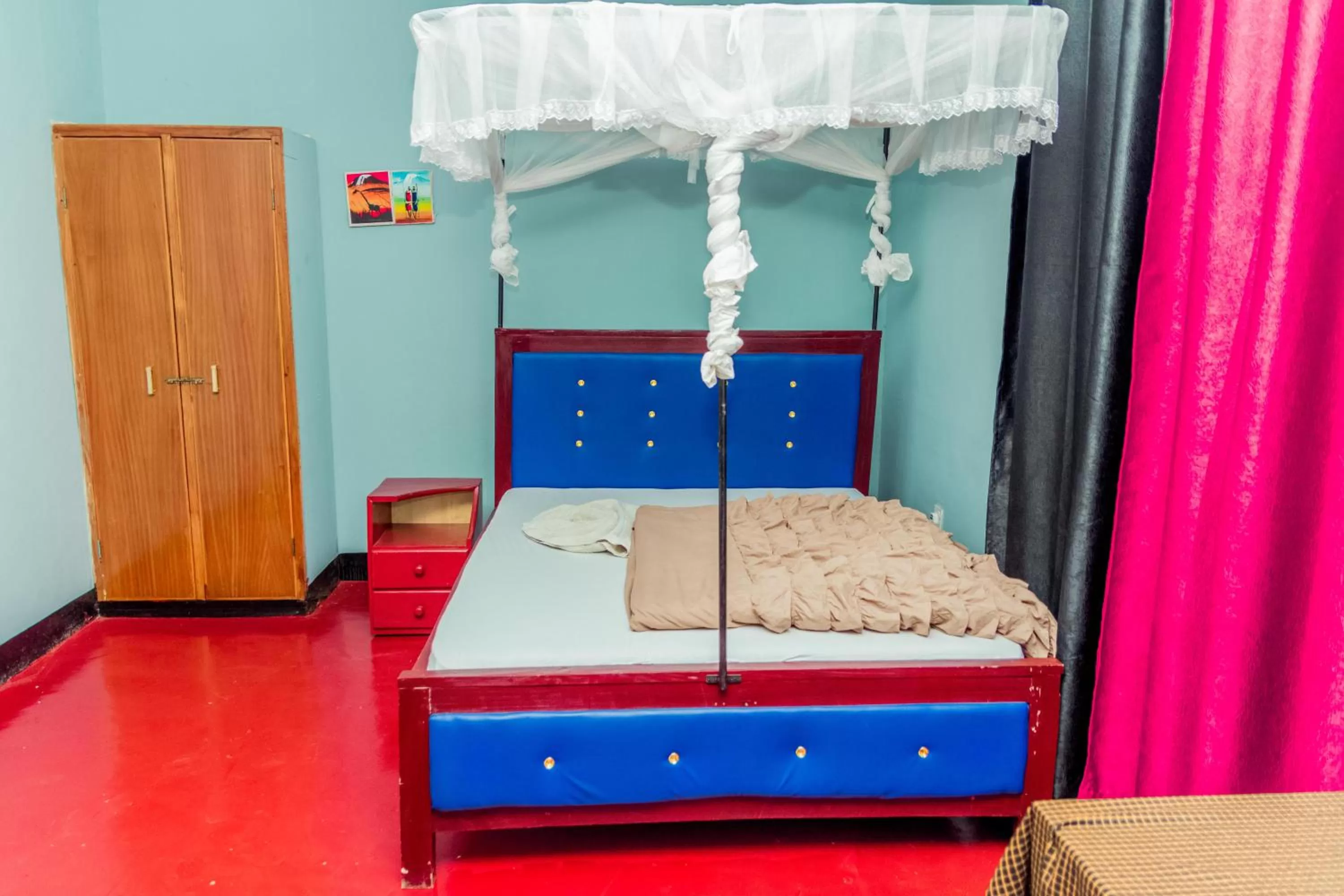 Bed in Royal Wonders Hotel