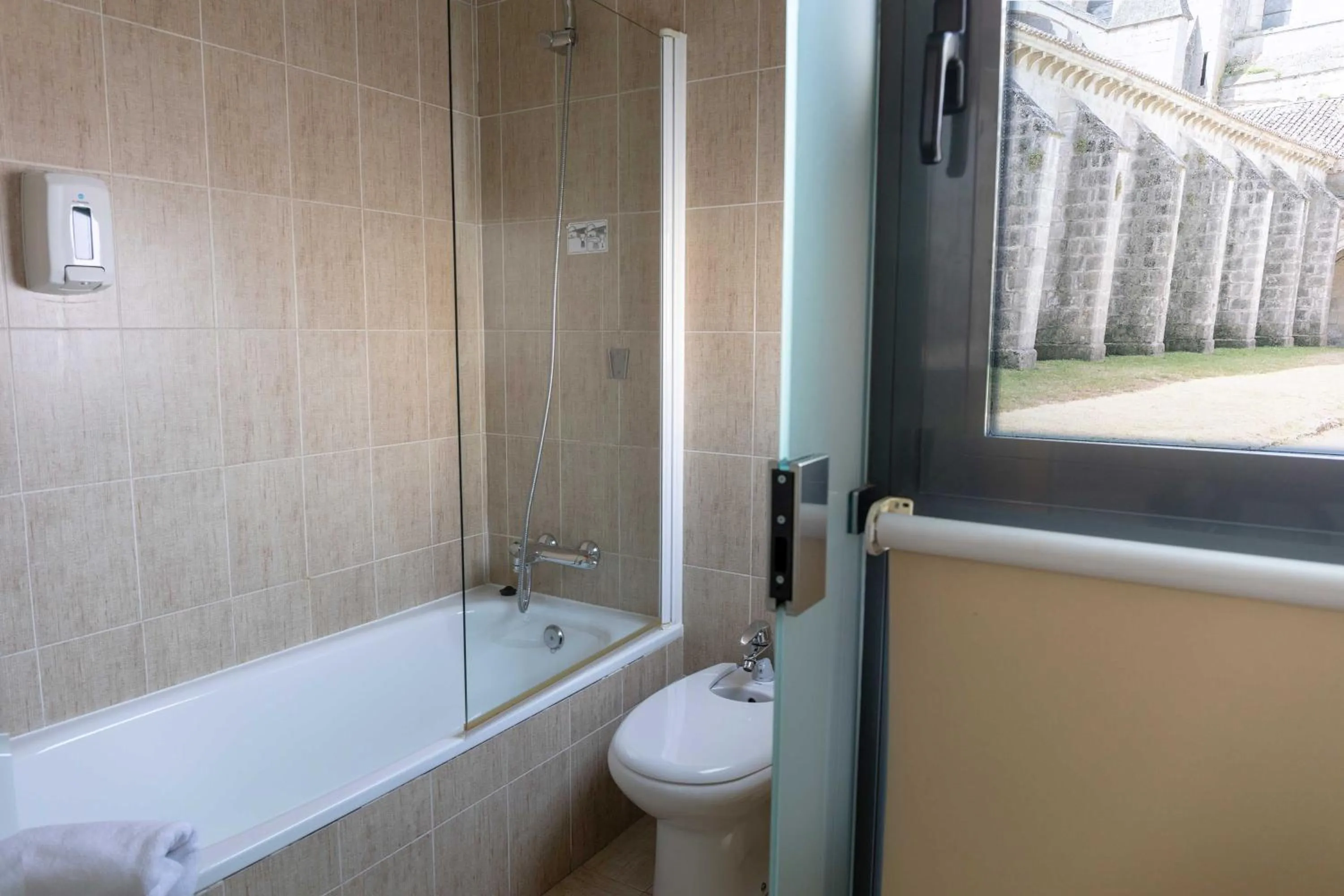 Bathroom in Hotel Alda Cardeña