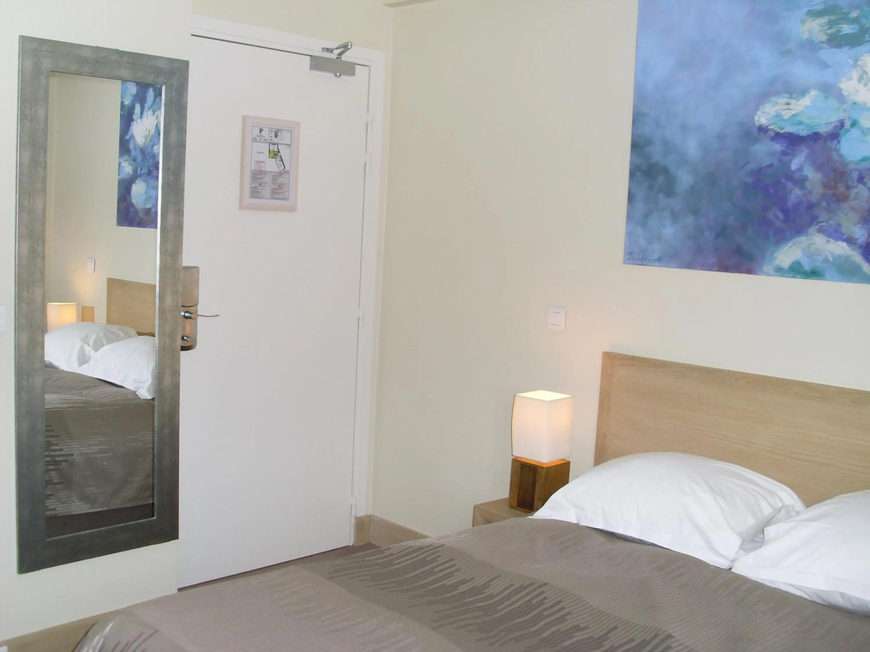 Bed in Hôtel Le Parc