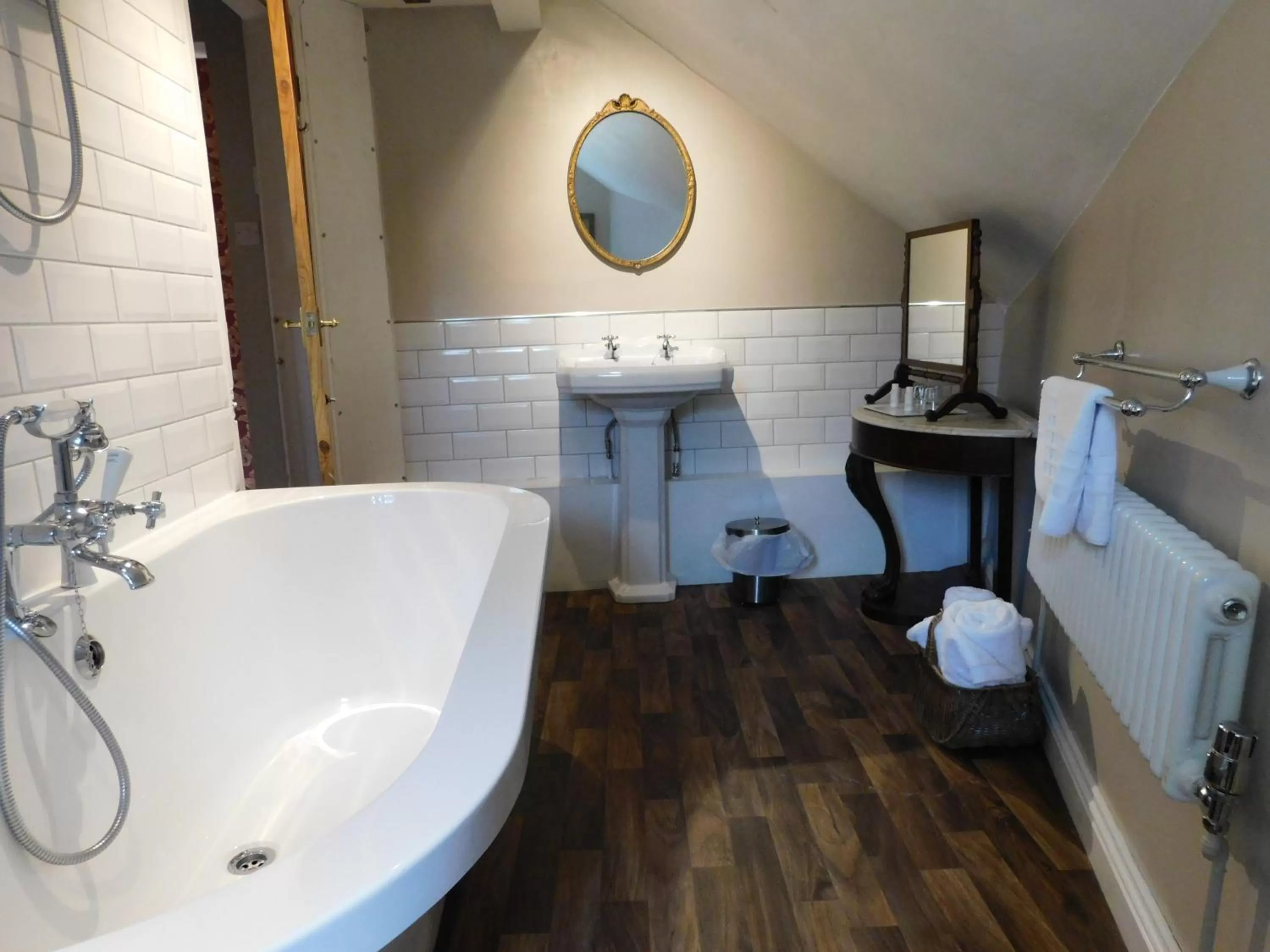 Bathroom in The Old Registry guest house
