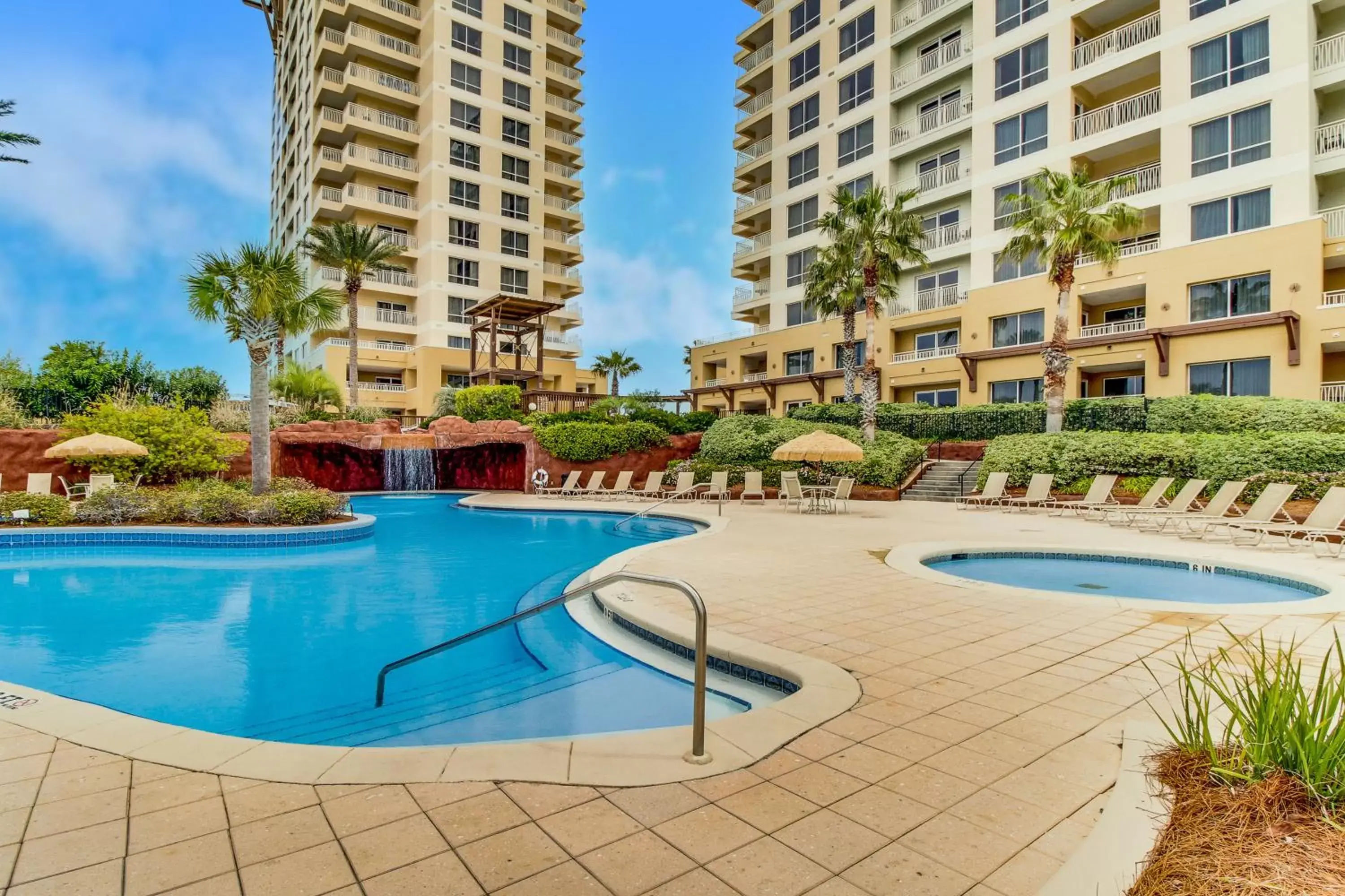 One Bedroom Studio in Luau Condos IV One Bedroom Studio in Luau Condos IV