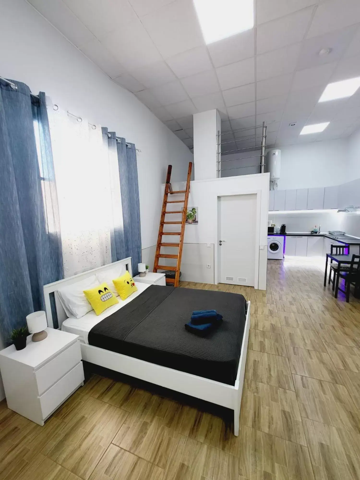 Grandera Apart`s - Lliri 7 Grandera Apart`s - Lliri 7