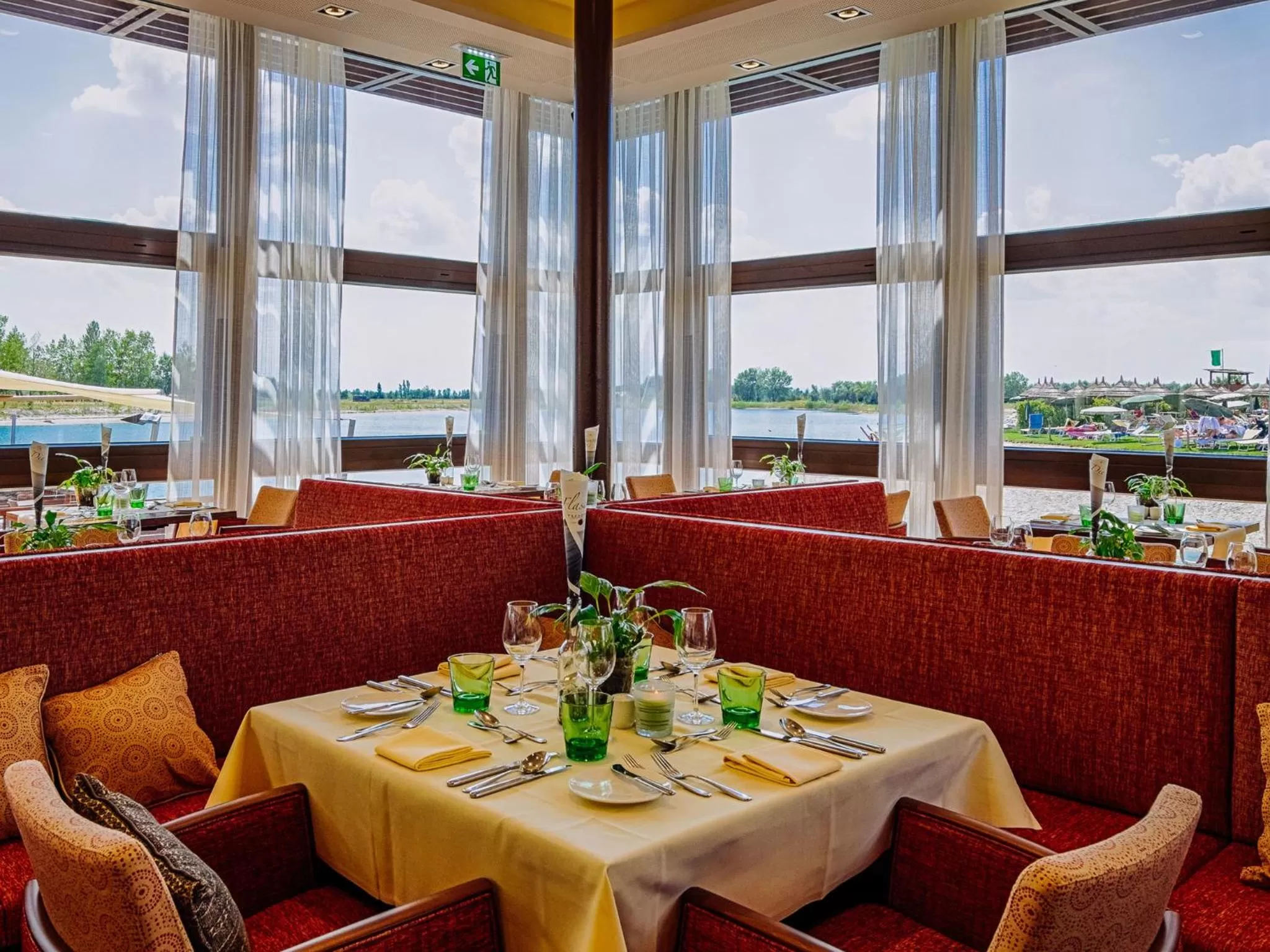 Restaurant/places to eat in St. Martins Therme & Lodge