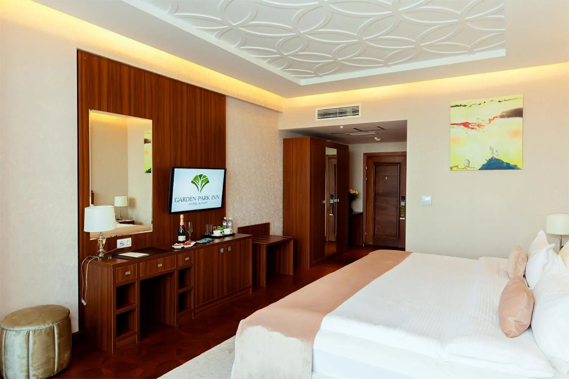 Photo of the whole room, Bed in Garden Park Inn