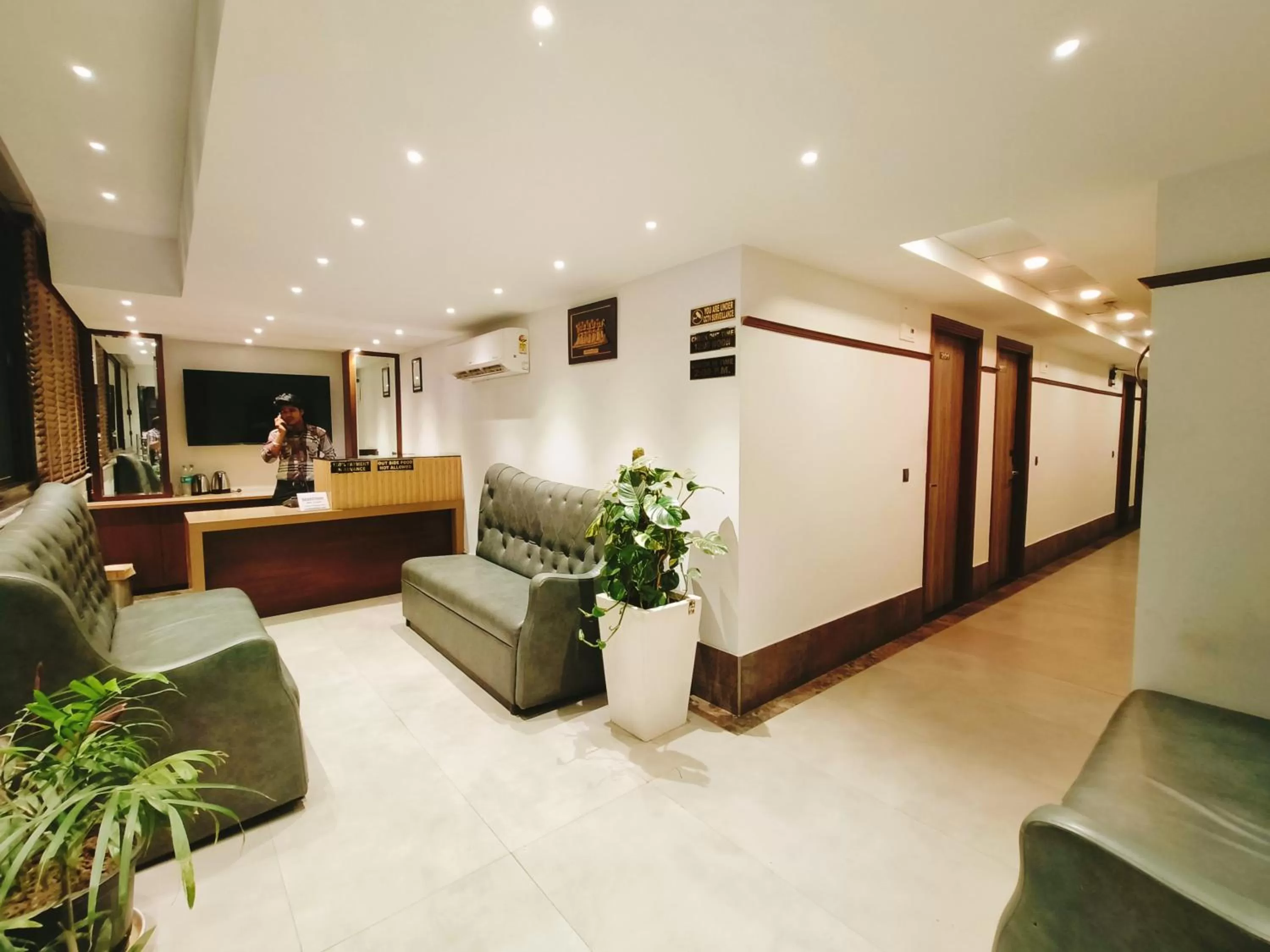 Lobby or reception, Lobby/Reception in Aura Rooms