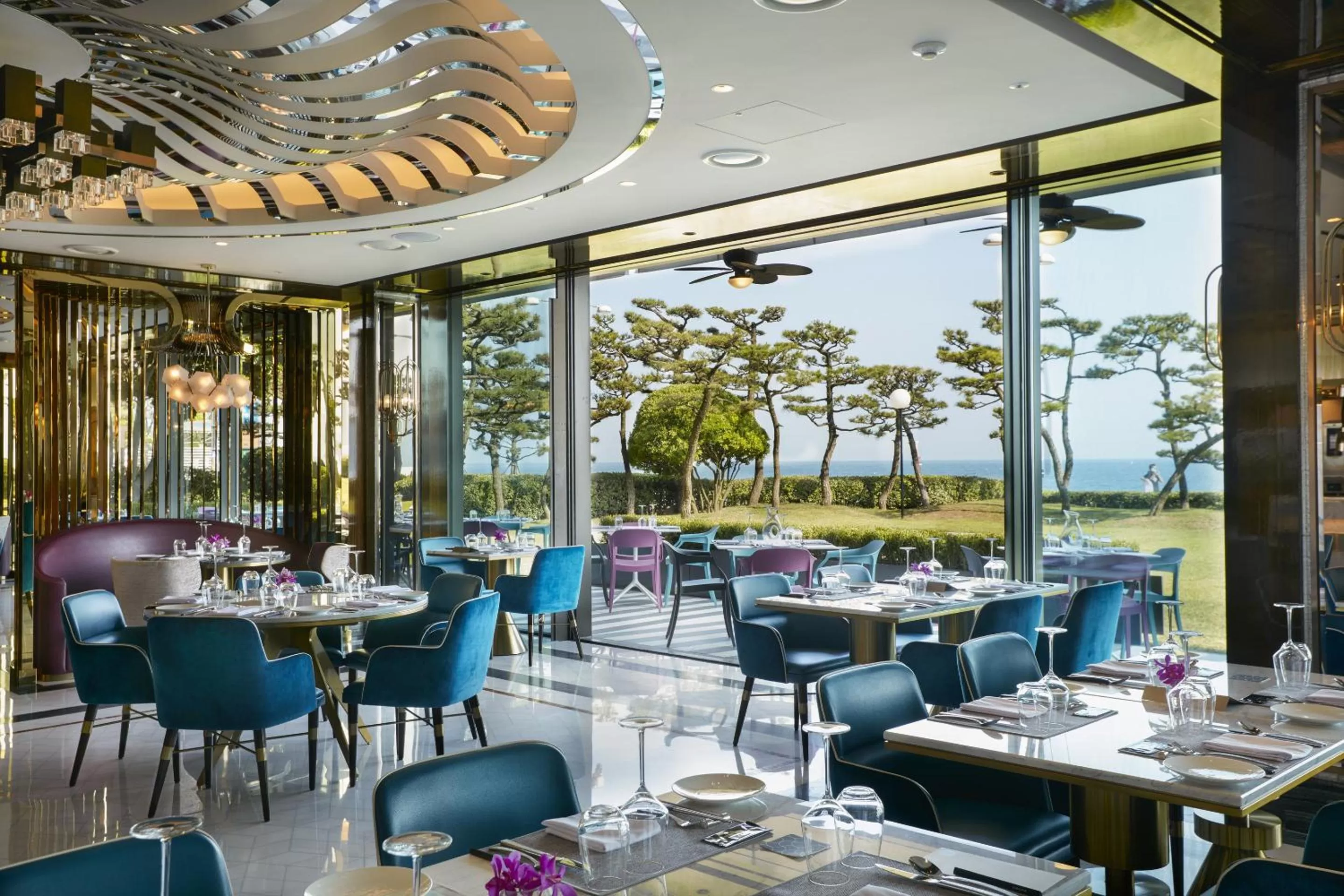 Restaurant/places to eat in Paradise Hotel Busan