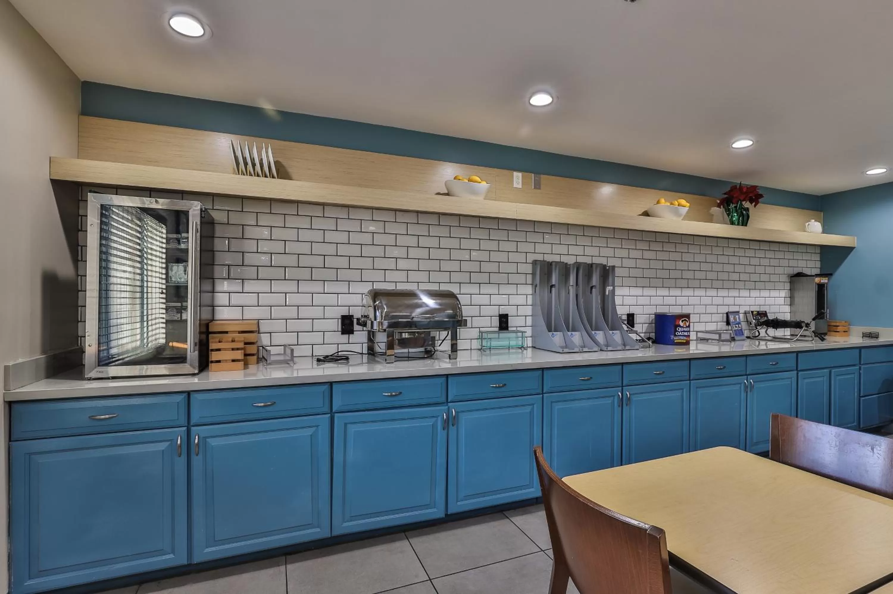 Buffet breakfast in Wingate by Wyndham Chandler Phoenix