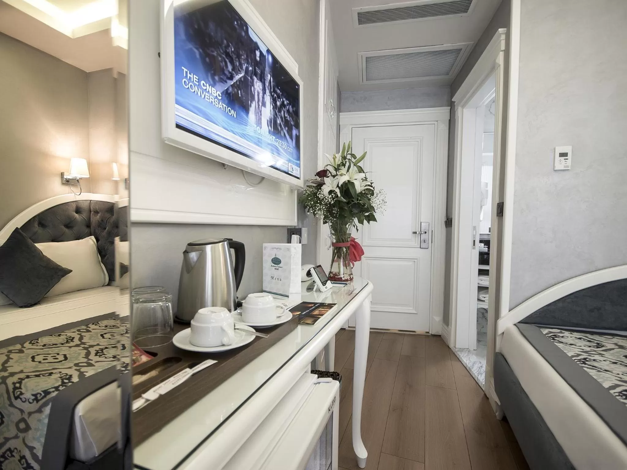 TV and multimedia, Bed in Antusa Palace Hotel & Spa