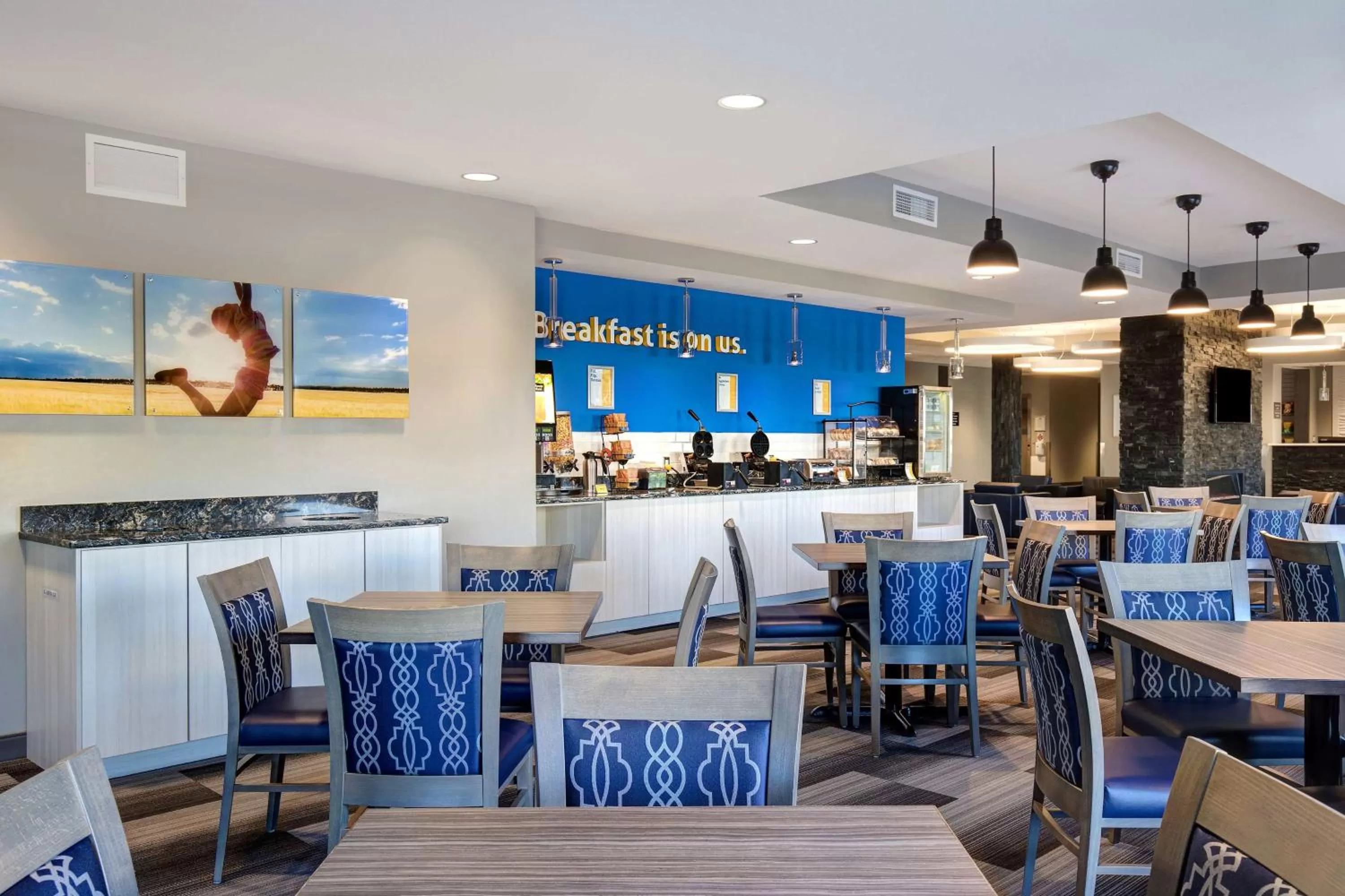 Restaurant/places to eat in Days Inn & Suites by Wyndham Warman