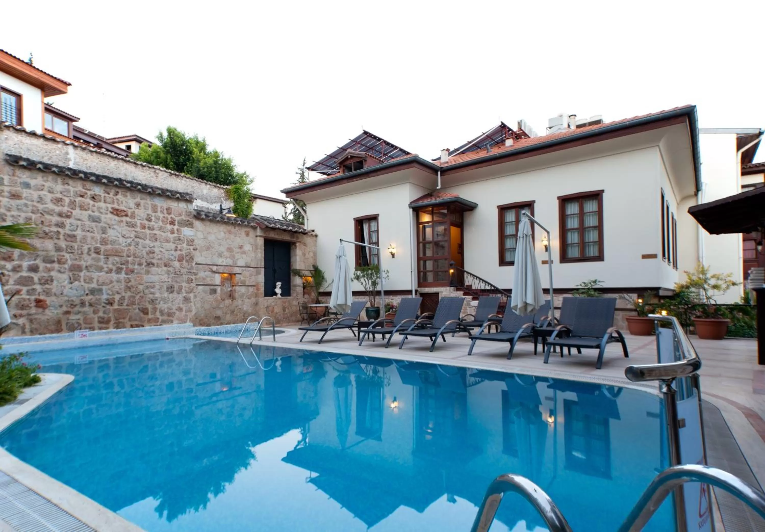 Facade/entrance in Dogan Hotel