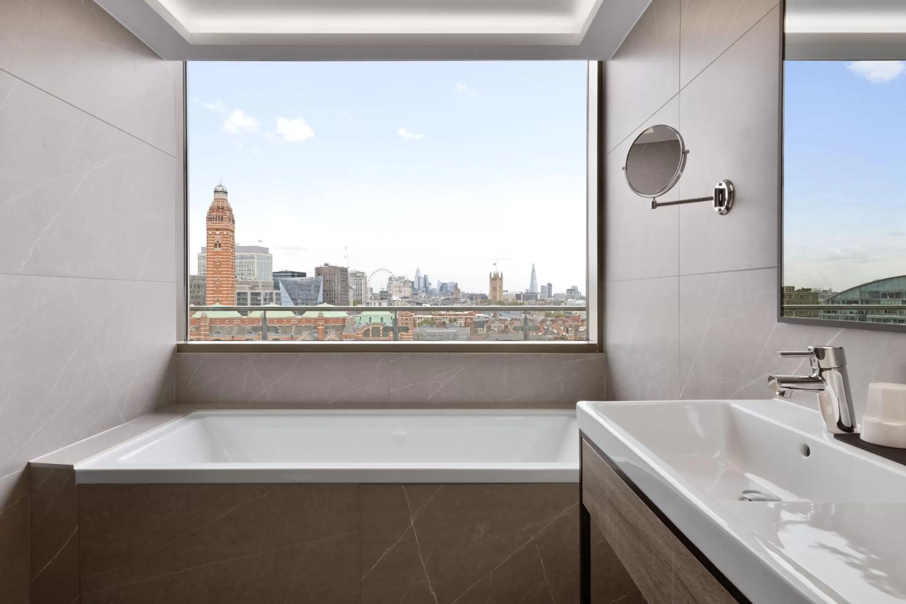 Bathroom in Riu Plaza London Victoria