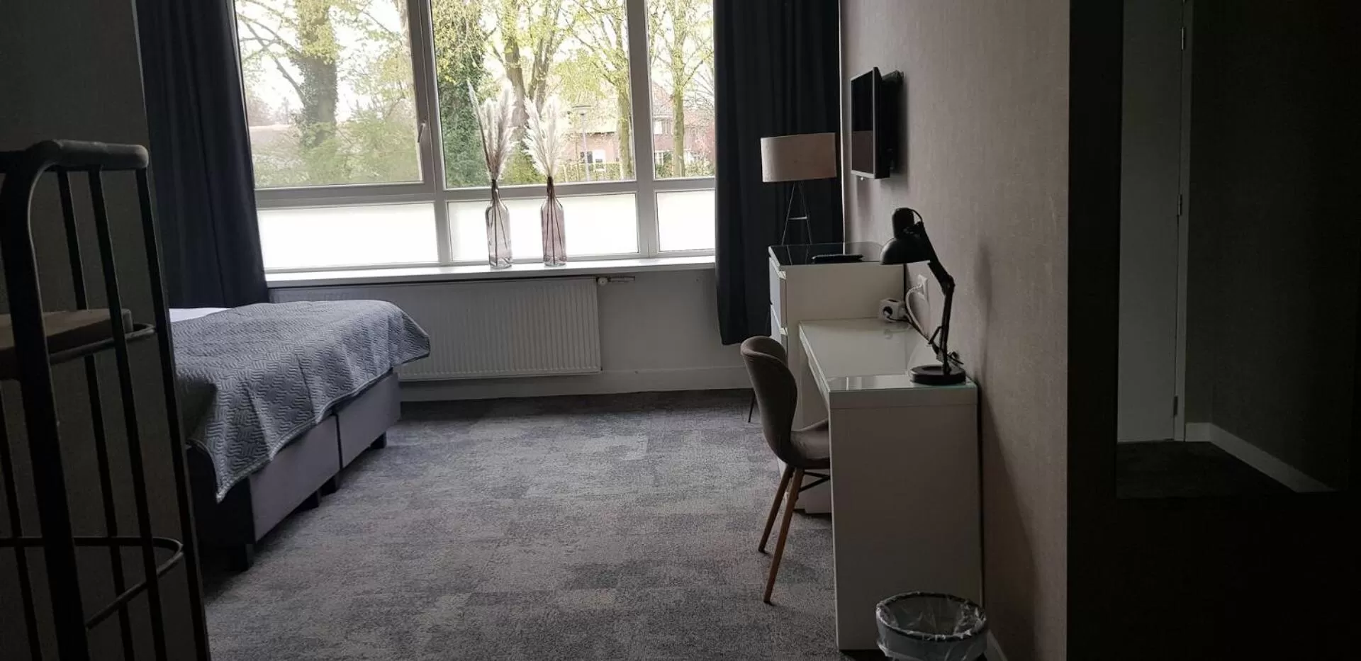 TV/Entertainment Center in B&B de Wilhelminaschool