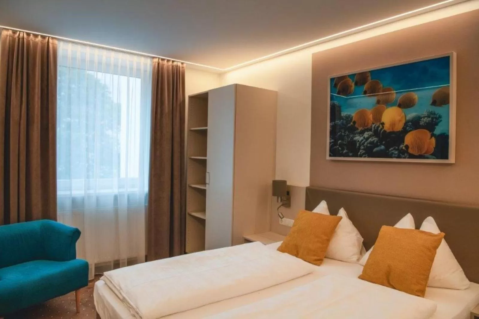 Photo of the whole room, Bed in Hotel Lokomotive