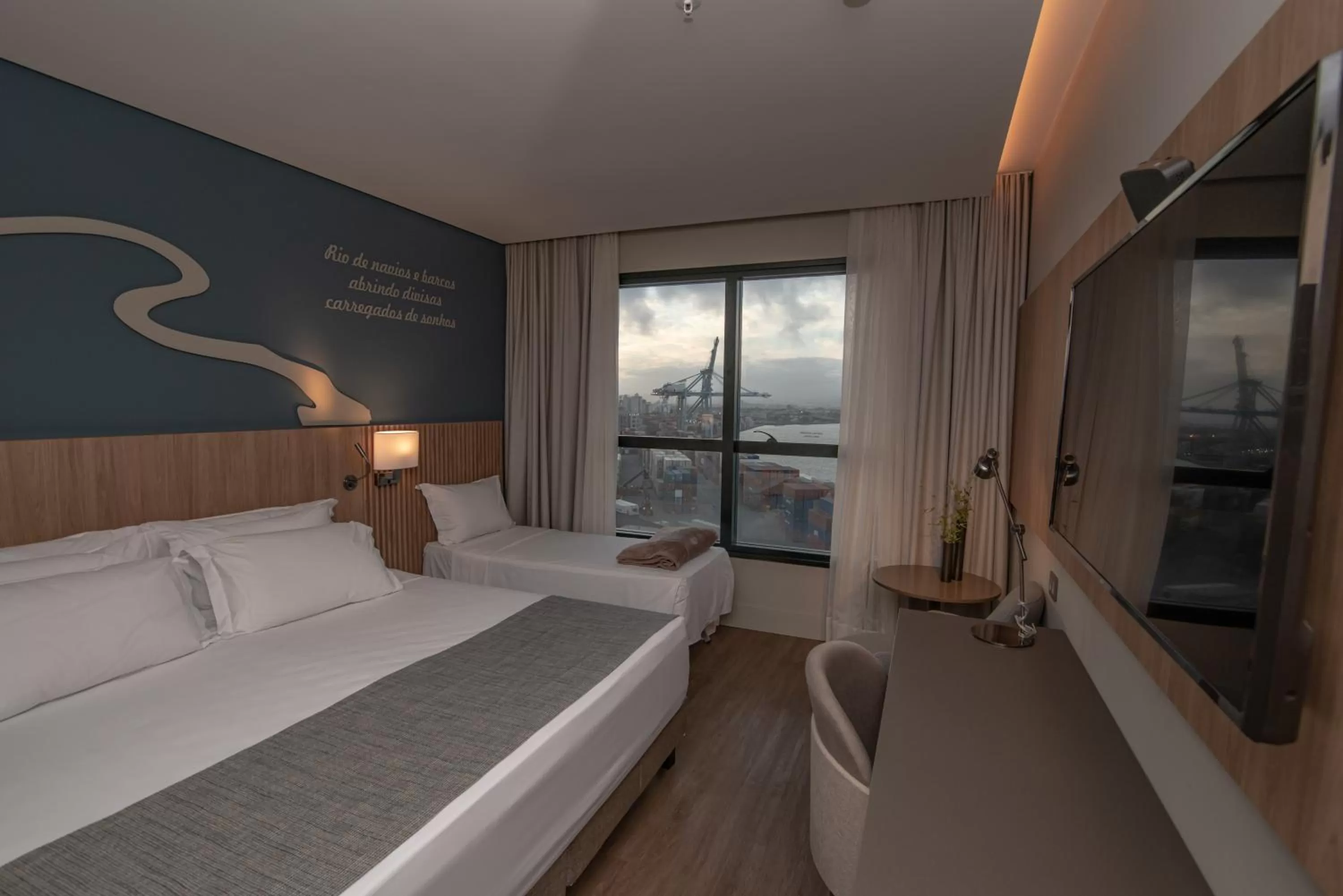 Photo of the whole room, Bed in Mercure Itajai Navegantes