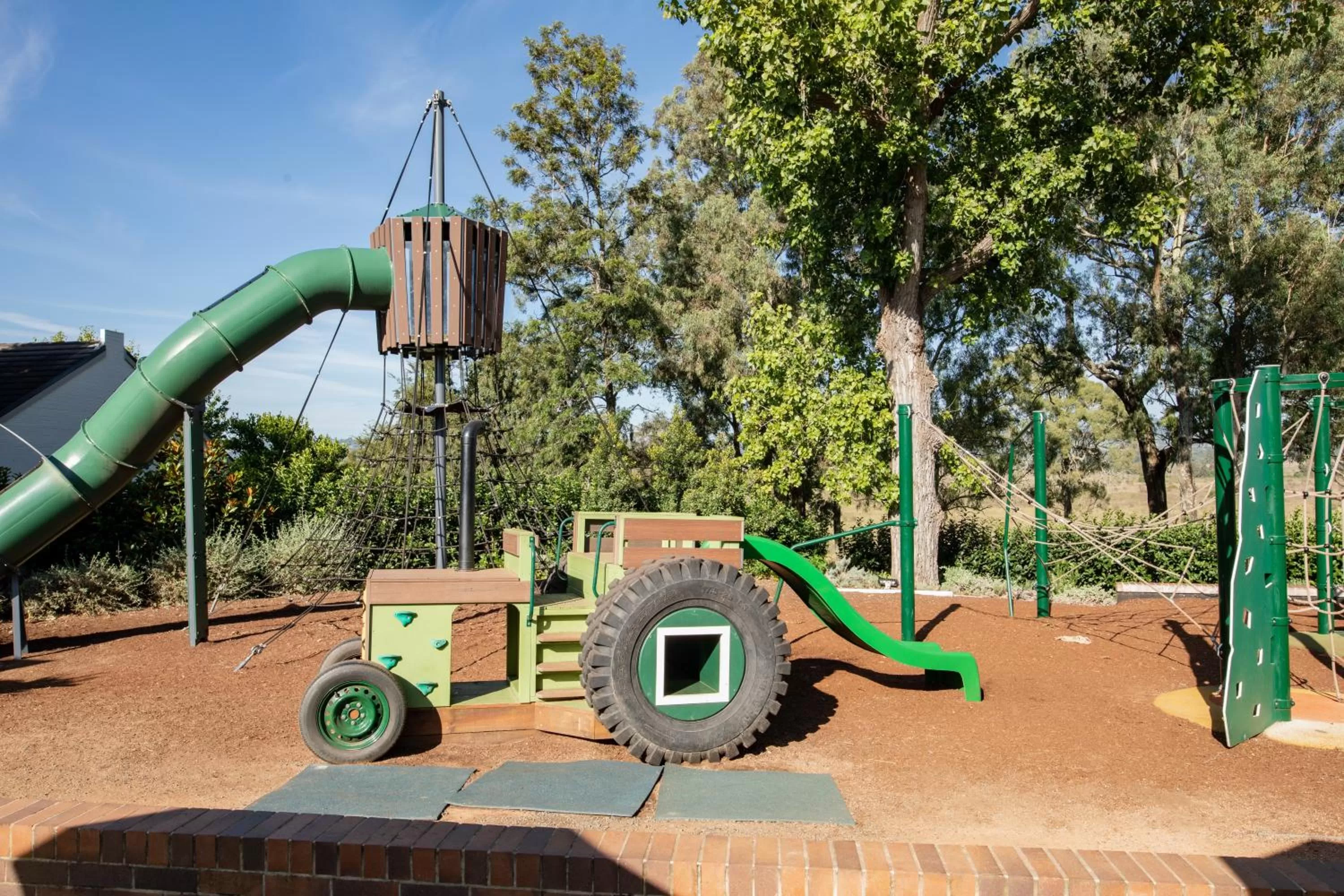 Children play ground in Camden Valley Inn