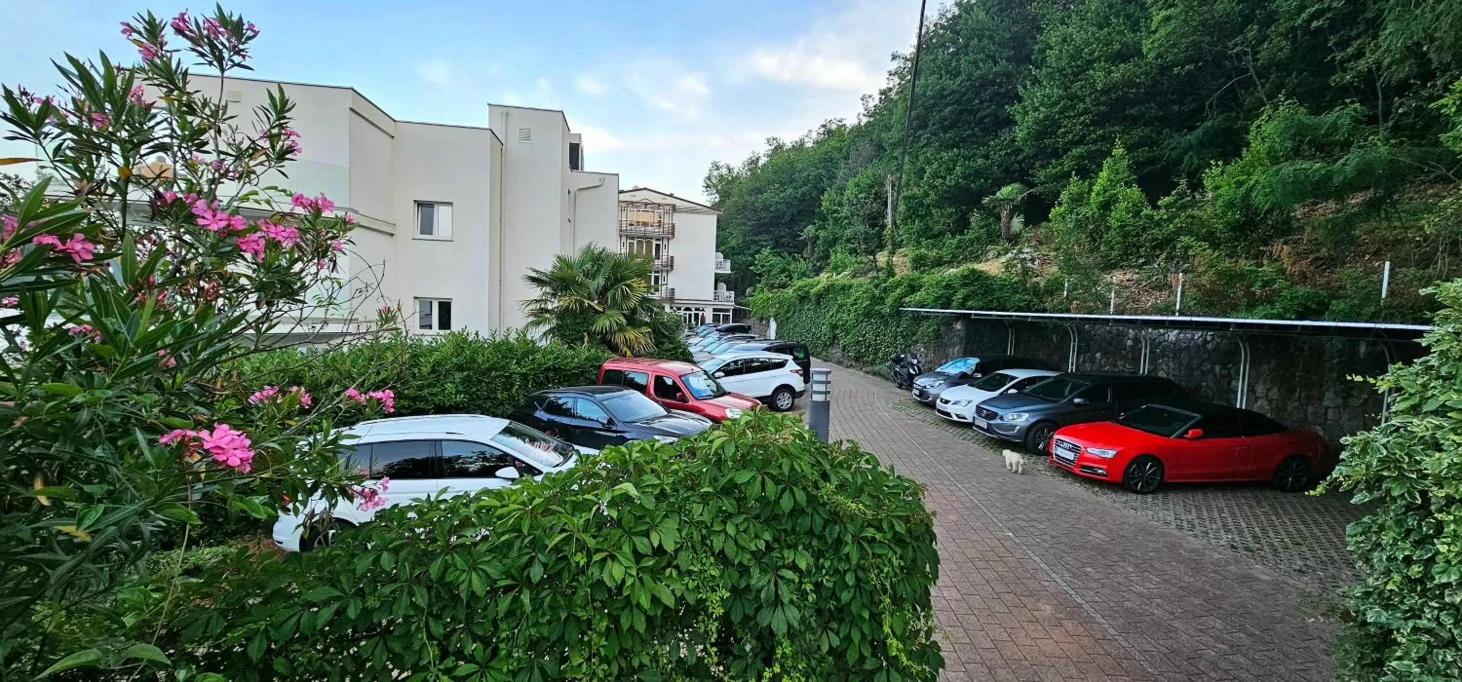 Parking in Boutique Hotel Acacia