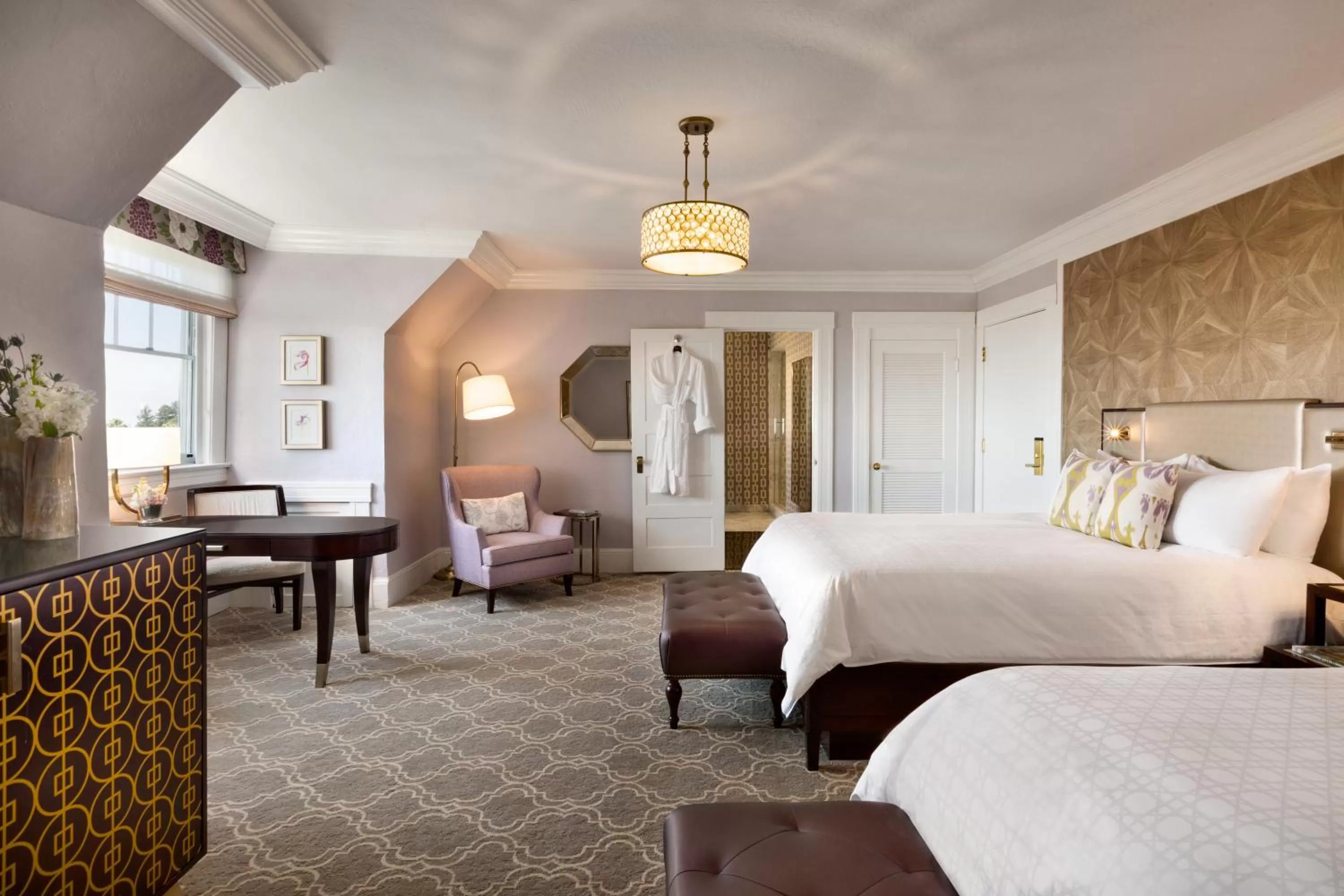 Photo of the whole room, Bed in Claremont Resort & Club