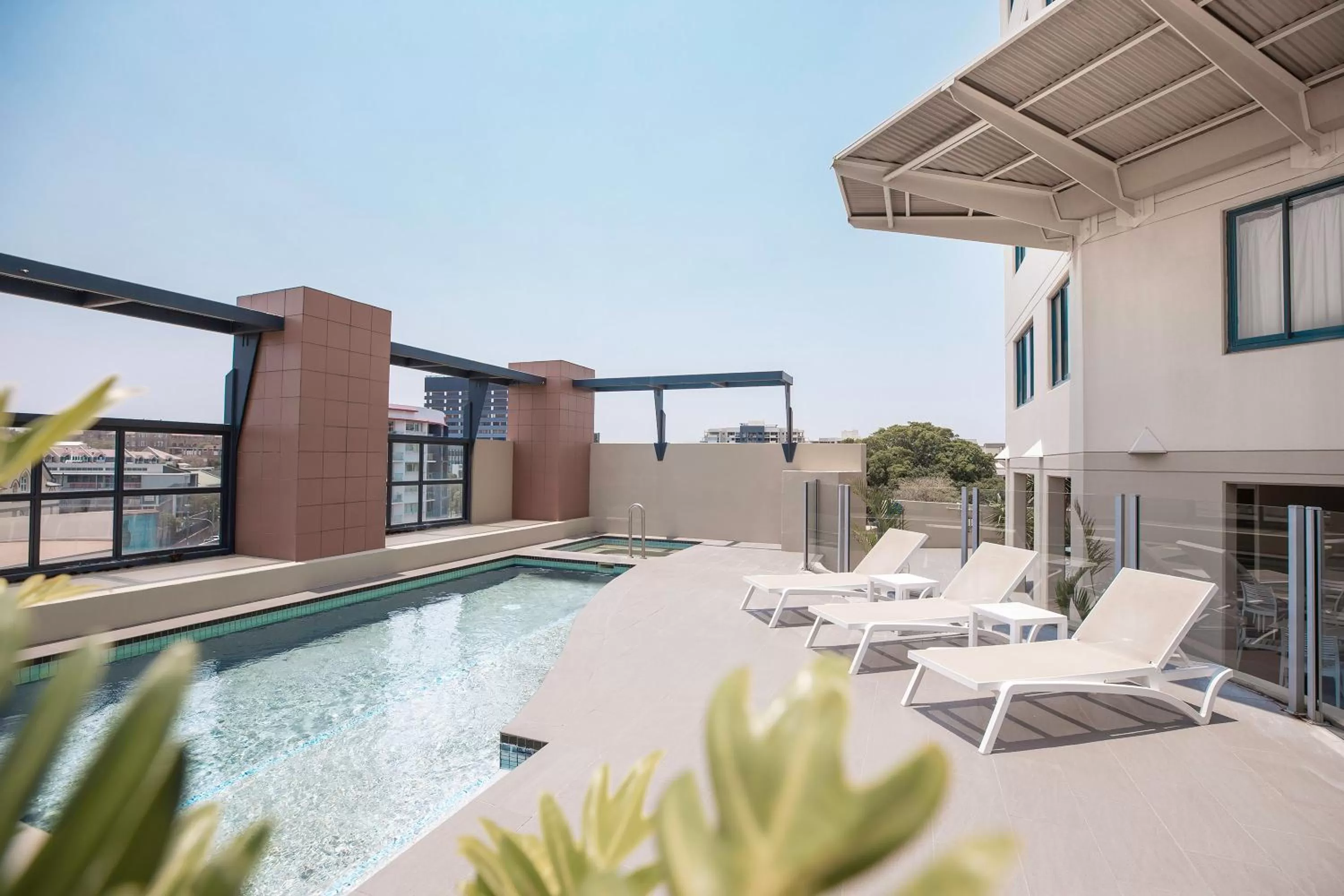 Swimming pool in Mantra on Queen