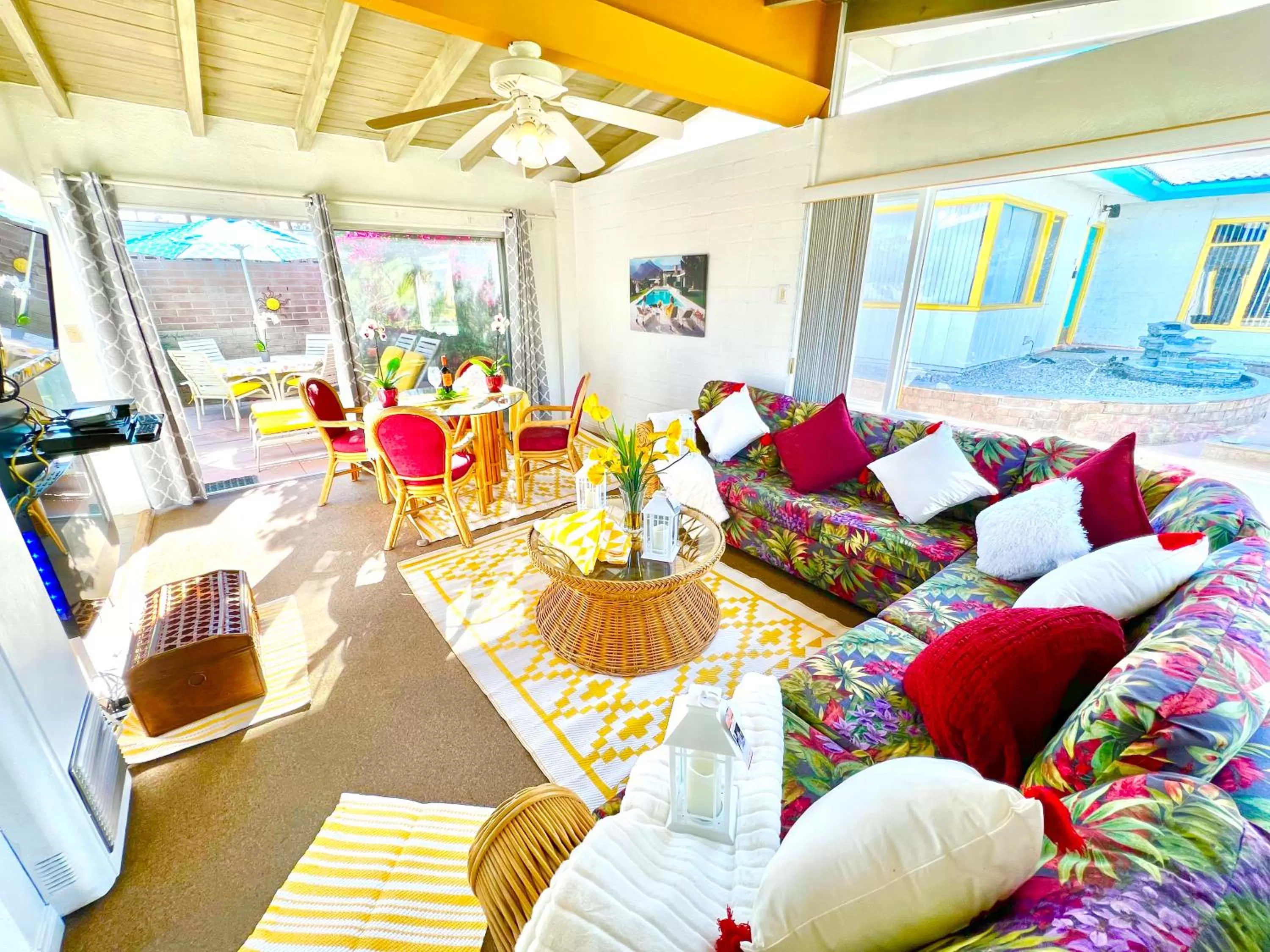 Living room in A PLACE IN THE SUN Hotel - ADULTS ONLY Big Units, 24h Heated Pool & Spa in 1 Acre Park Prime Location, DOG Friendly, TOP Midcentury Modern Boutique Hotel