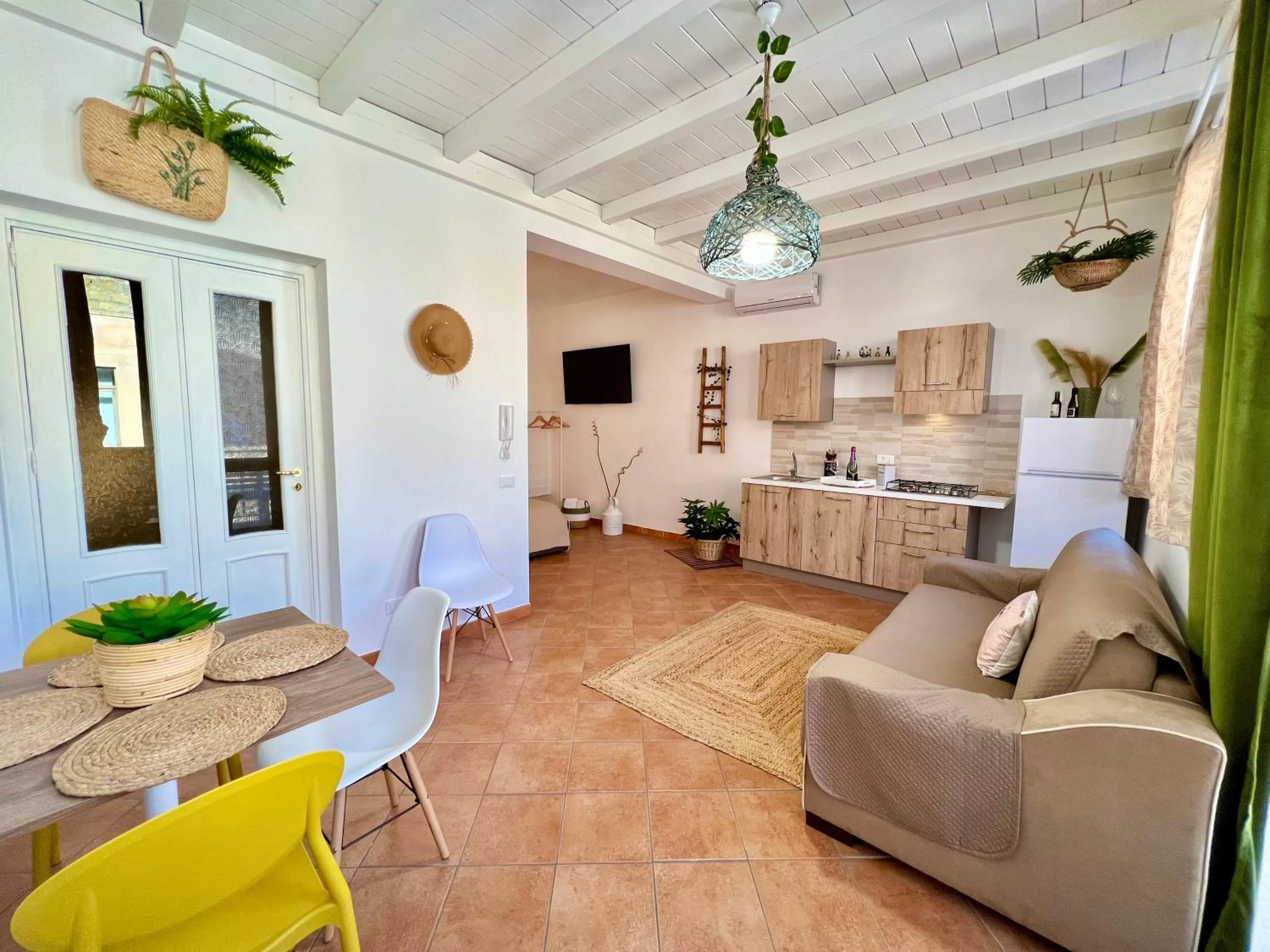 Photo of the whole room, Seating Area in da Mumminedda