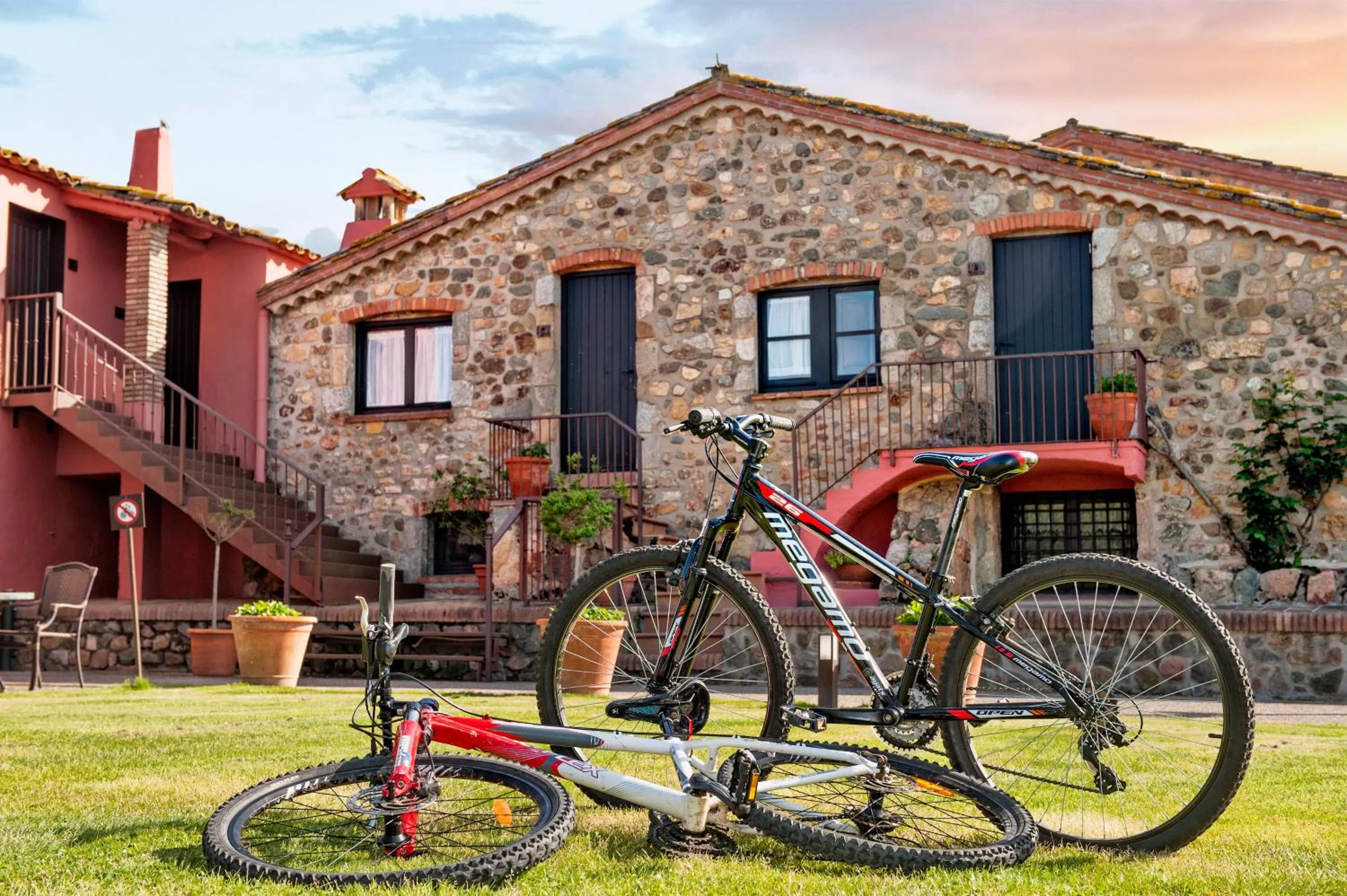 Facade/entrance in Mas Tapiolas