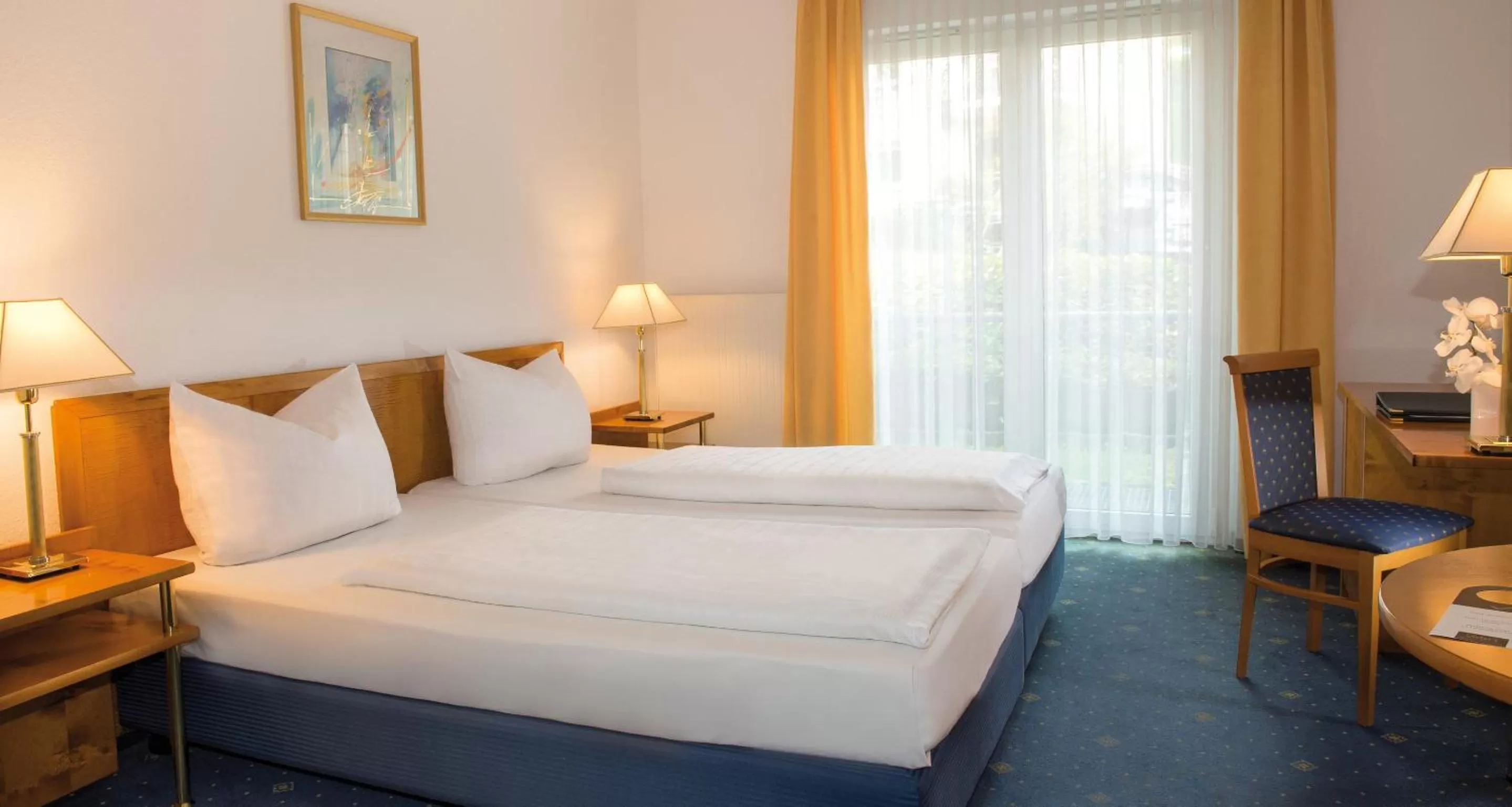 Bed in Victor's Residenz-Hotel Gummersbach