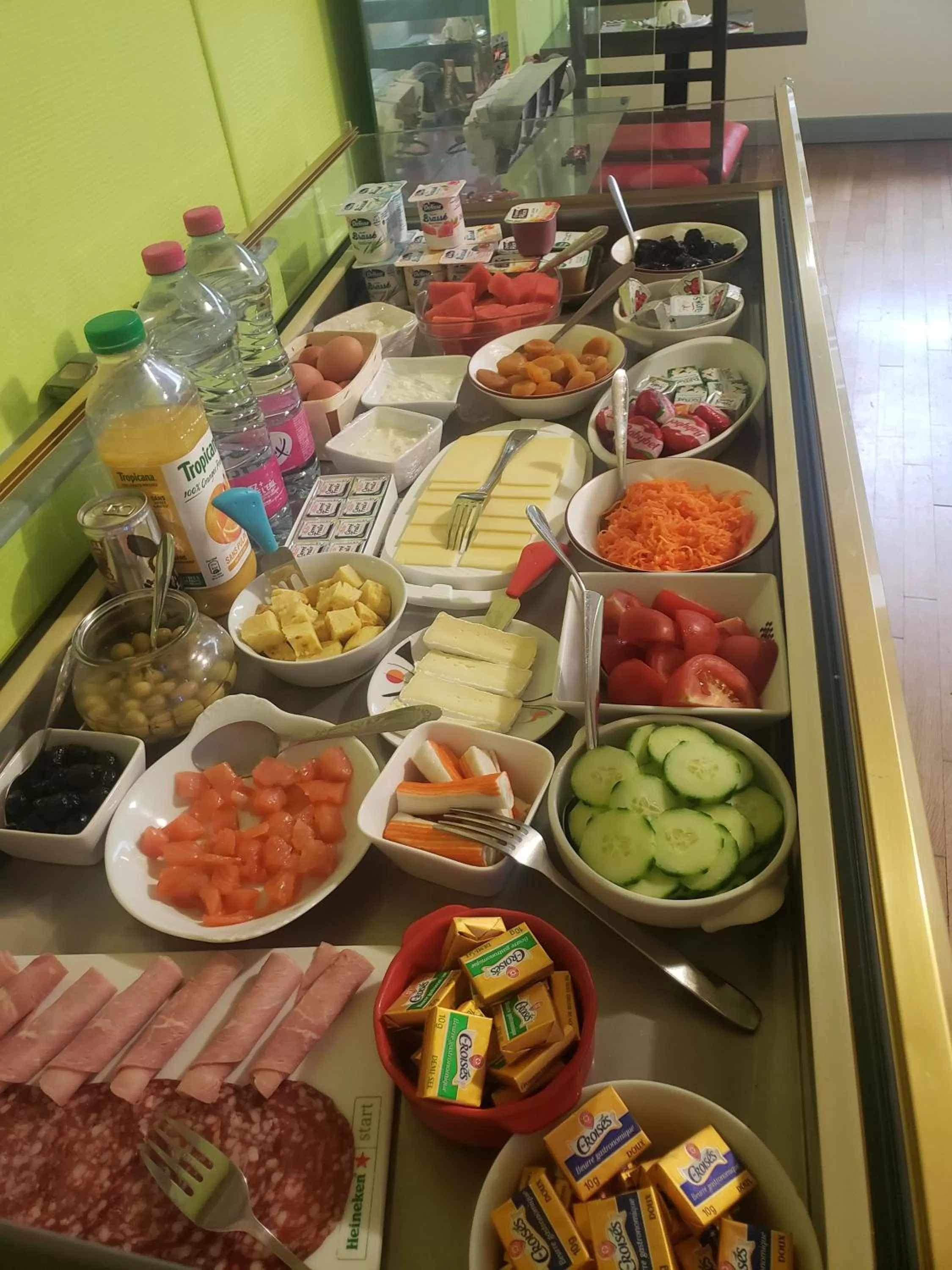 Buffet breakfast in Enzo Hotels Contrexeville