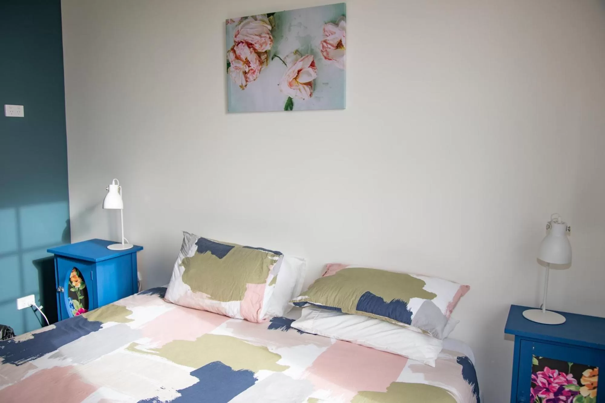 Bedroom, Bed in The Brown Pub