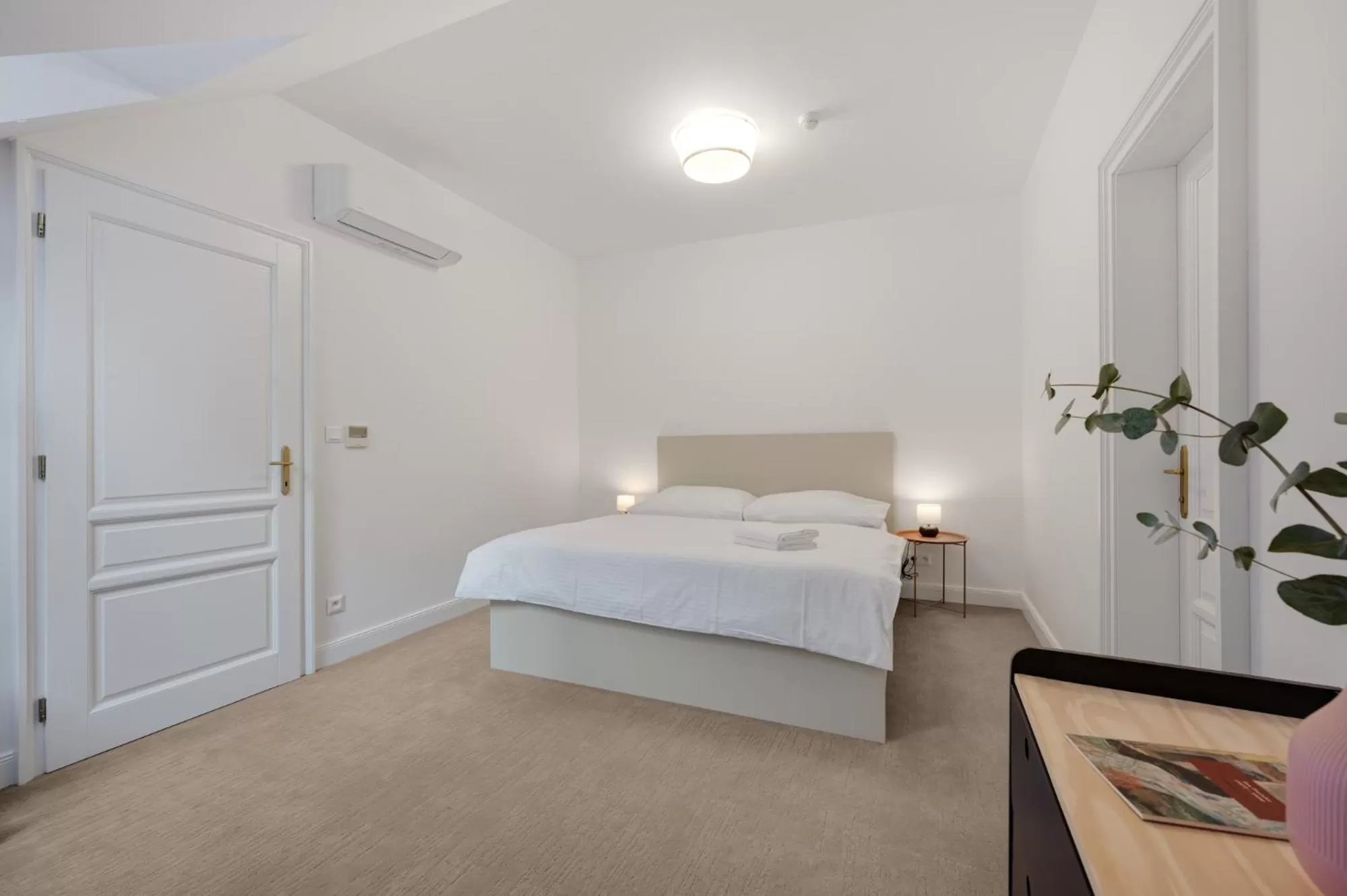 Bed in Palace Apartments