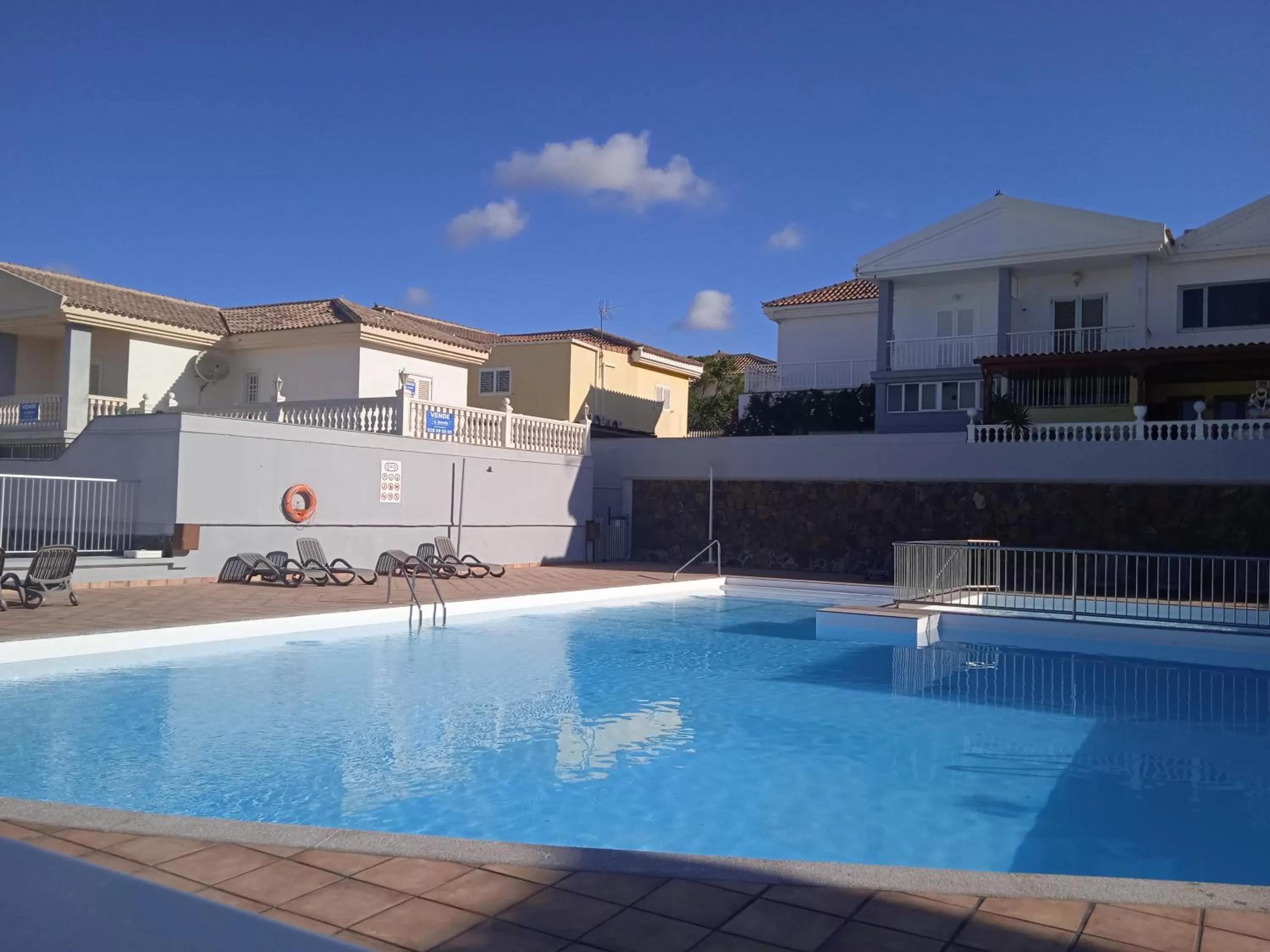 Swimming pool, Property Building in B&B Paraiso del Sol