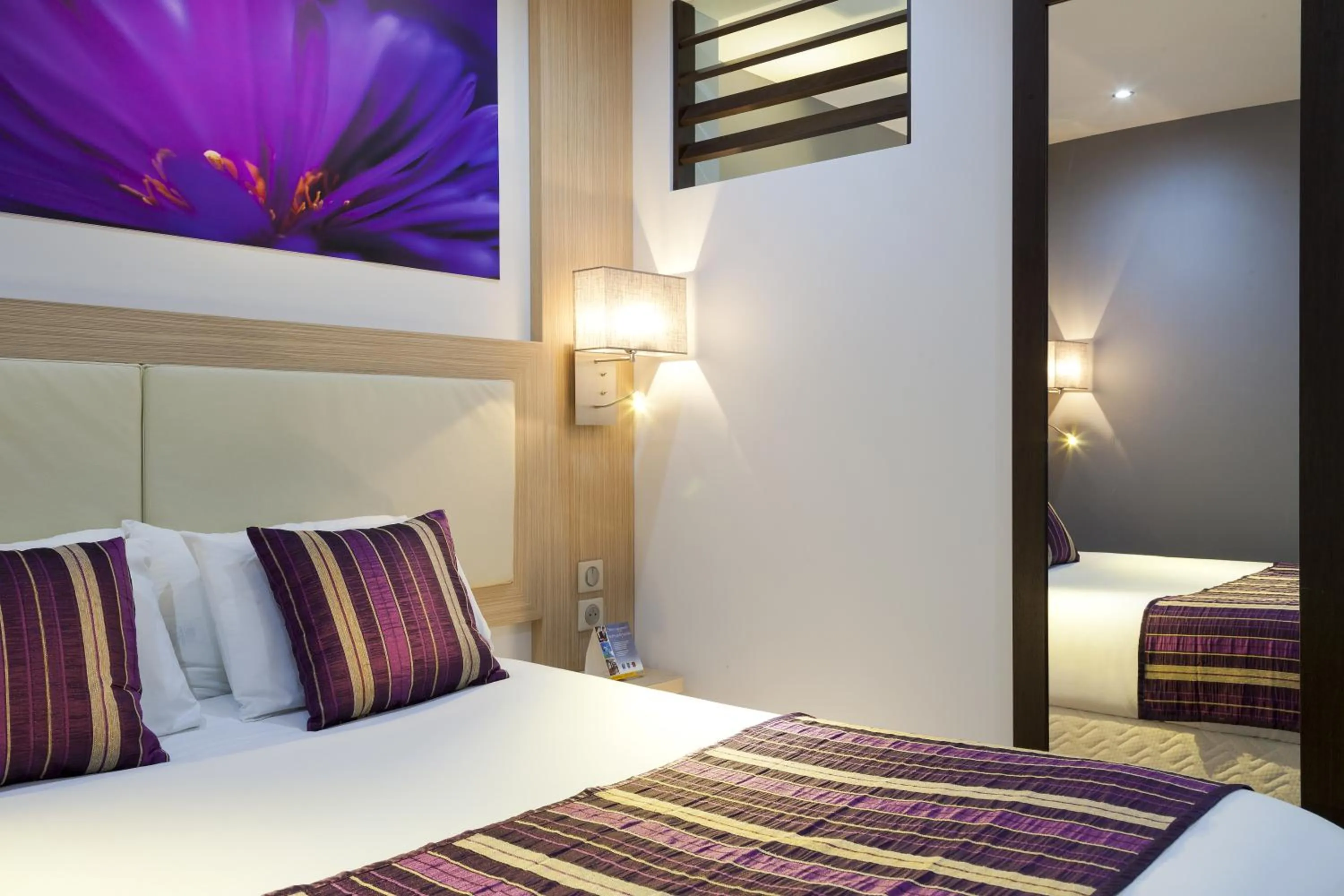 Photo of the whole room, Bed in Comfort Hotel Orleans Sud