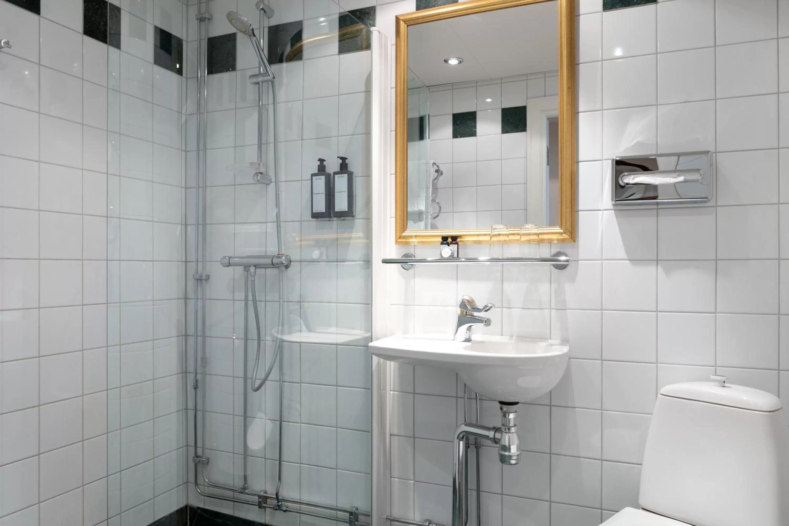 Bathroom in Elite Palace Hotel & Spa