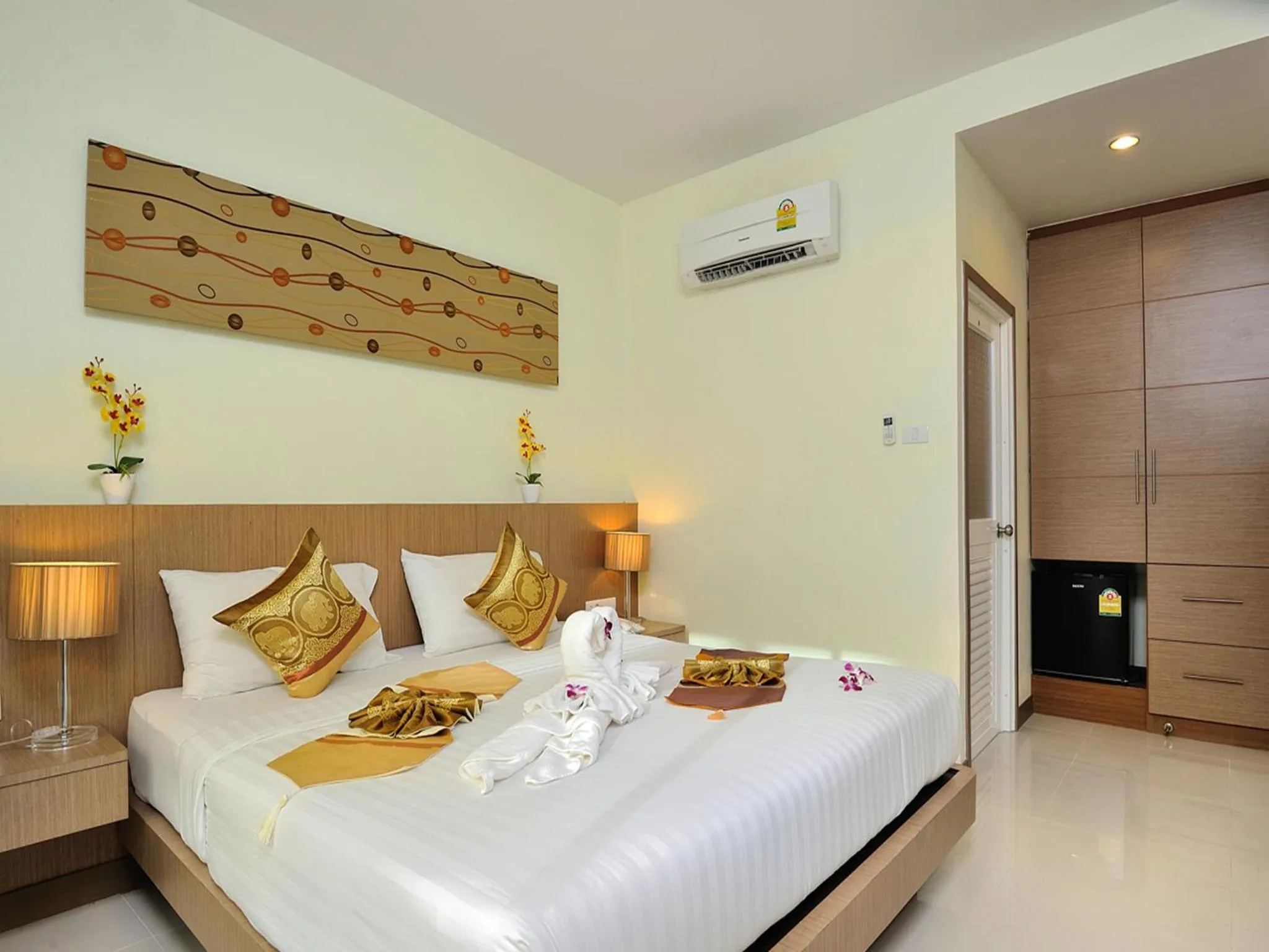 Bed in Pimrada Hotel