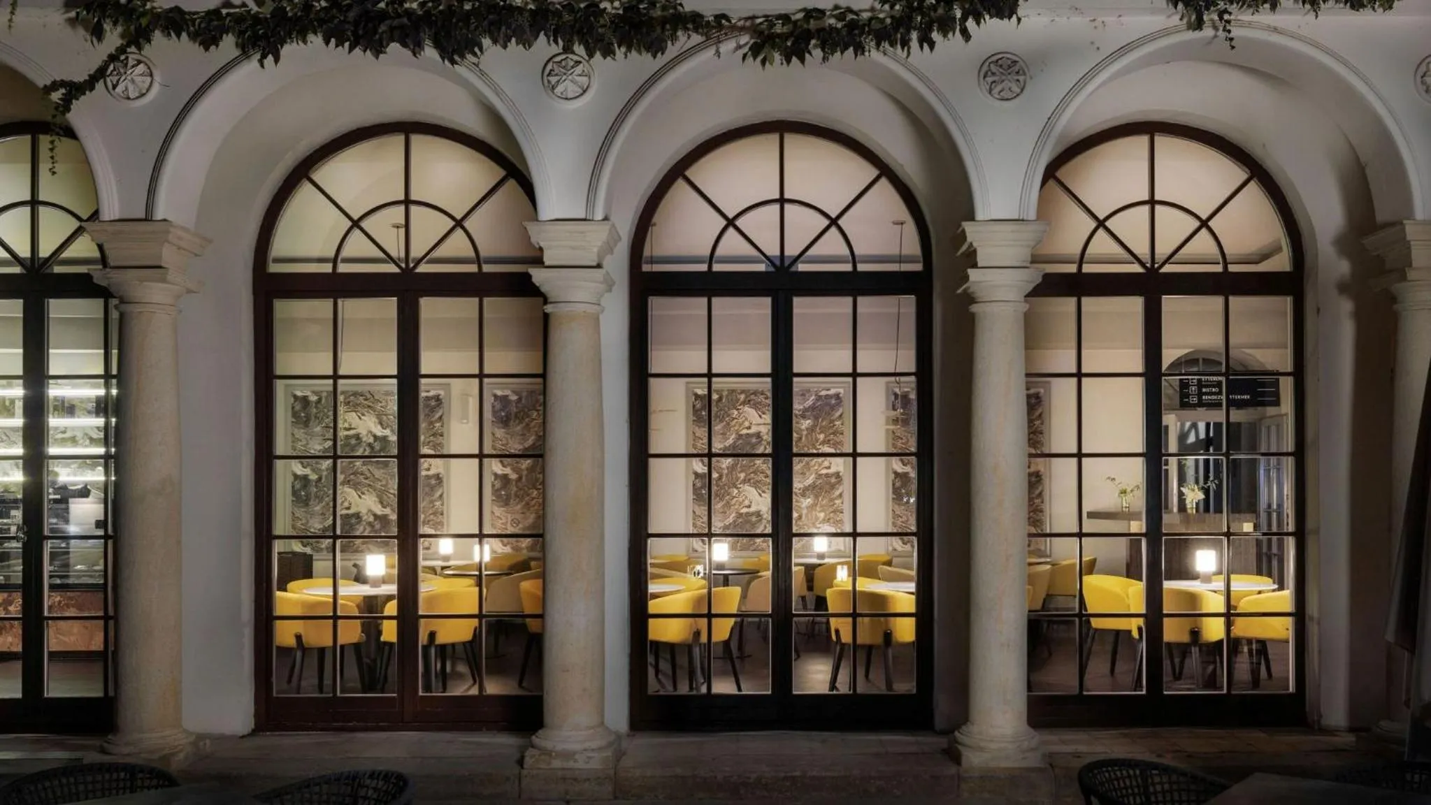 Restaurant/places to eat in Anna Grand Hotel