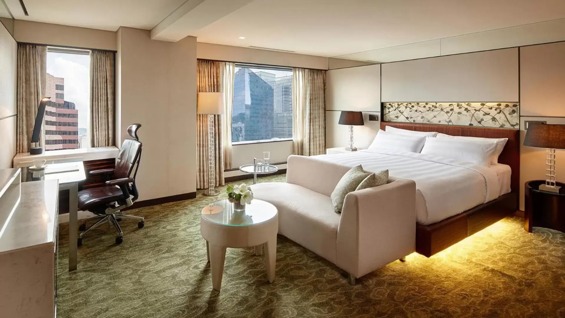 Deluxe Double Room - Main Tower in Lotte Hotel Seoul Deluxe Double Room - Main Tower in Lotte Hotel Seoul